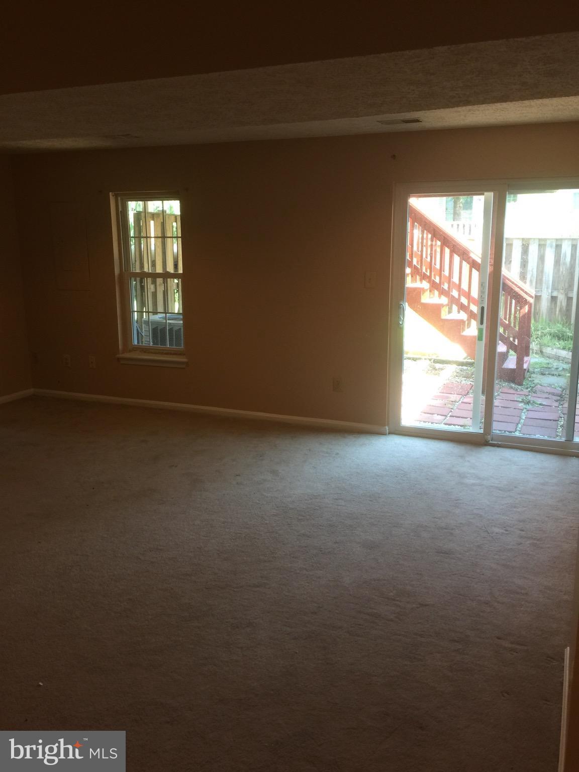 ASHBURN FARM - Residential Lease