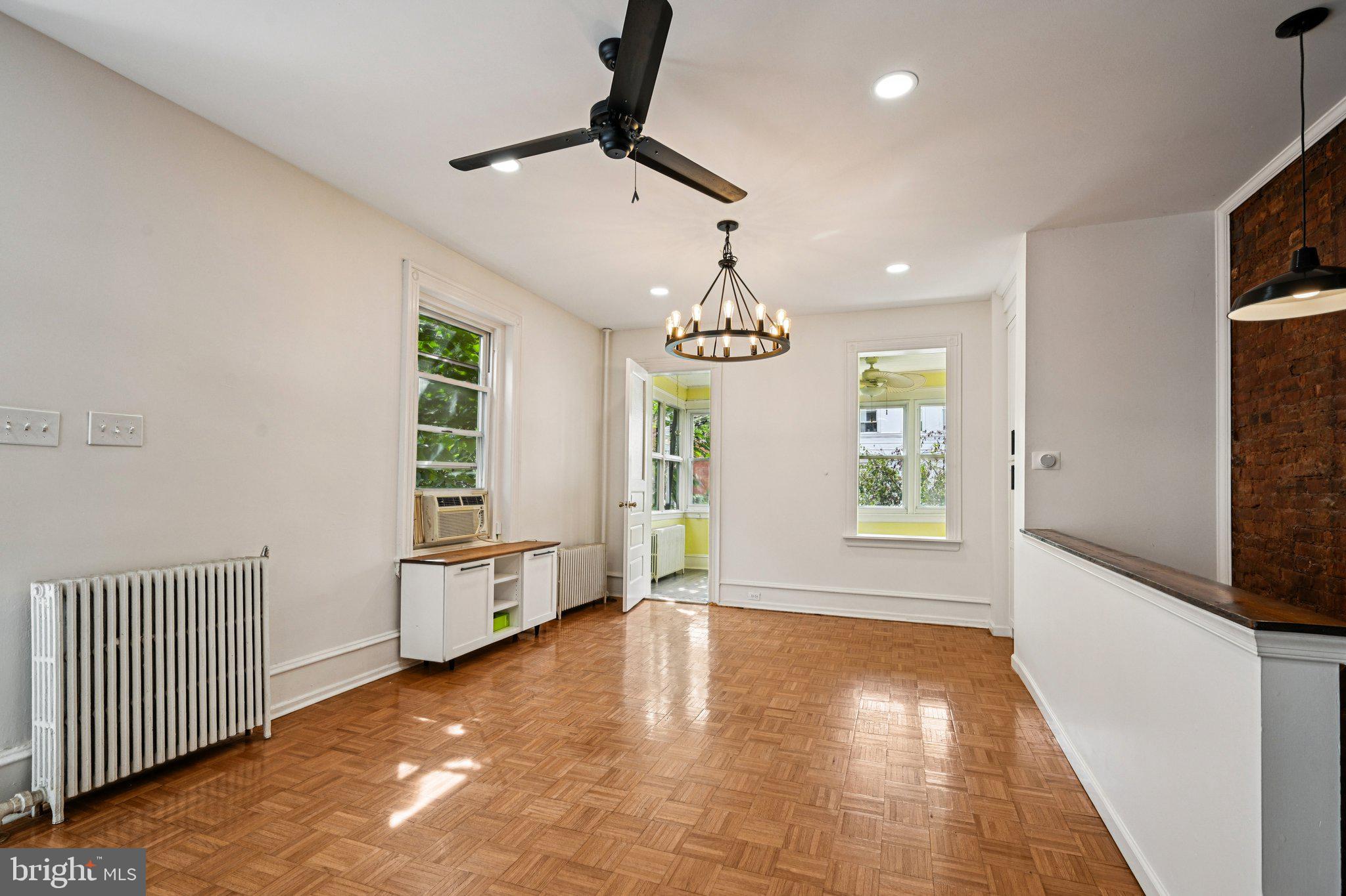 UNIVERSITY CITY - Residential