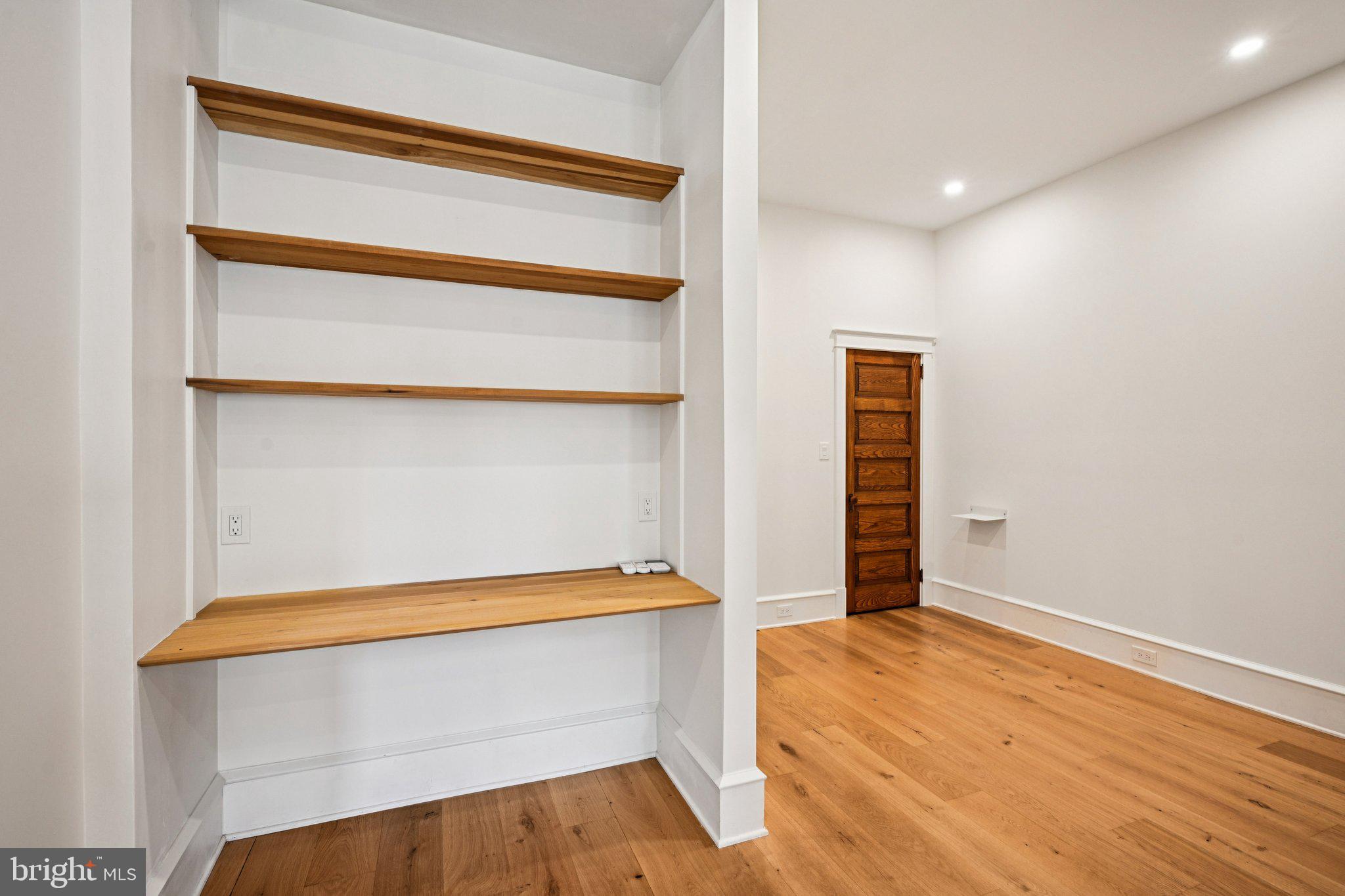 UNIVERSITY CITY - Residential