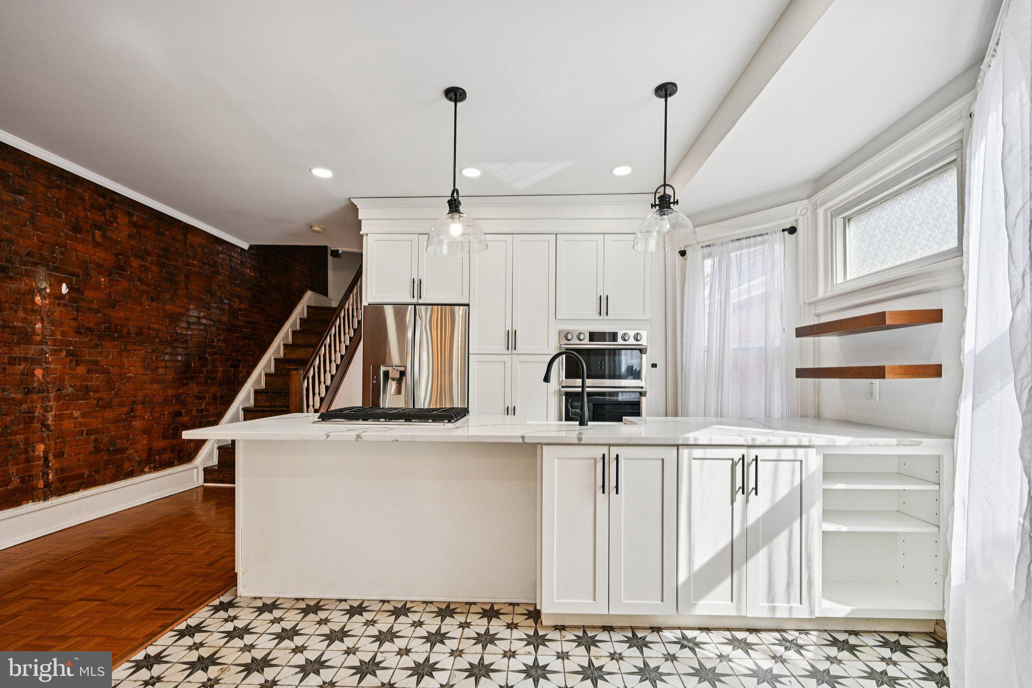 UNIVERSITY CITY - Residential