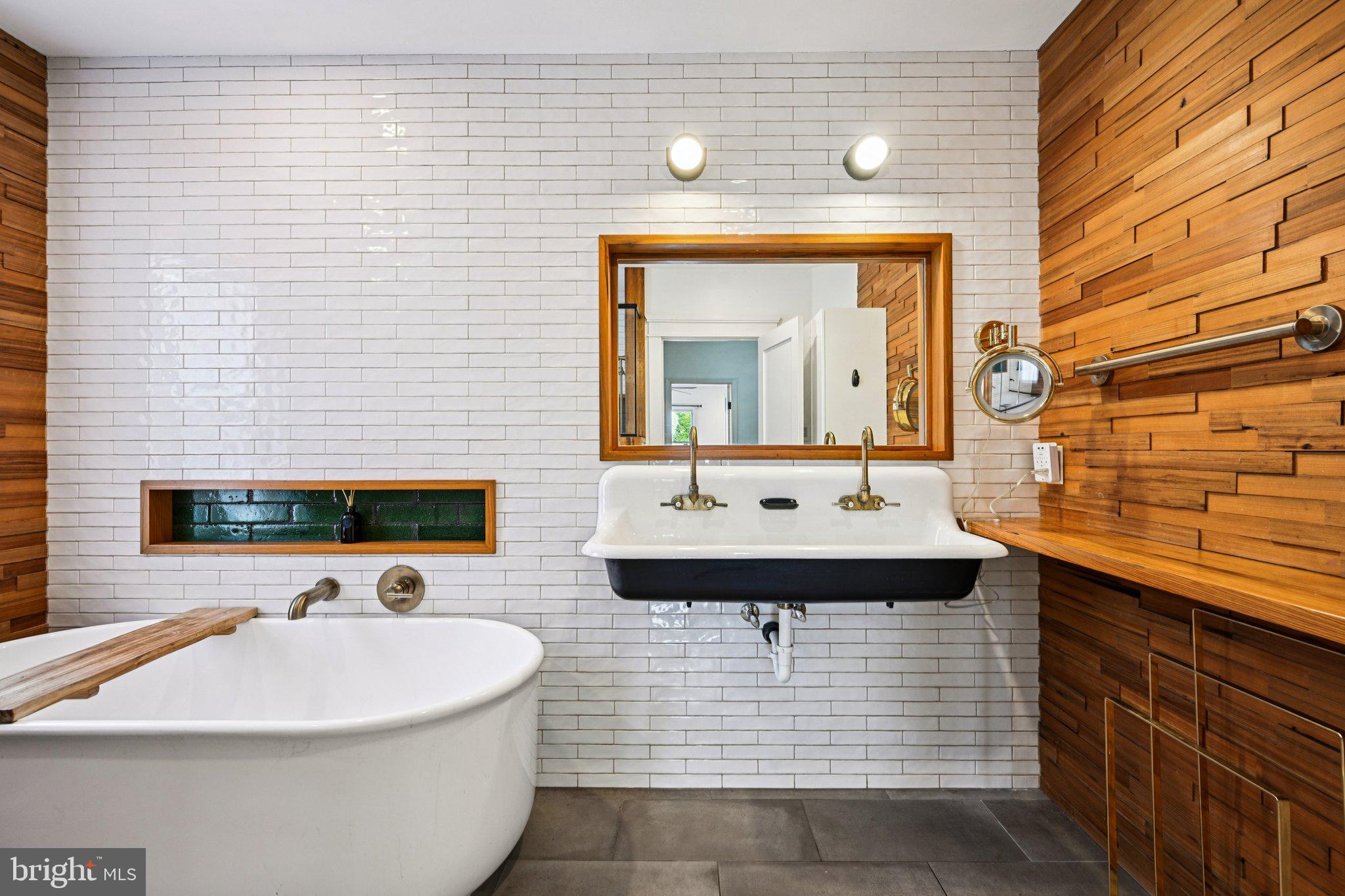 UNIVERSITY CITY - Residential