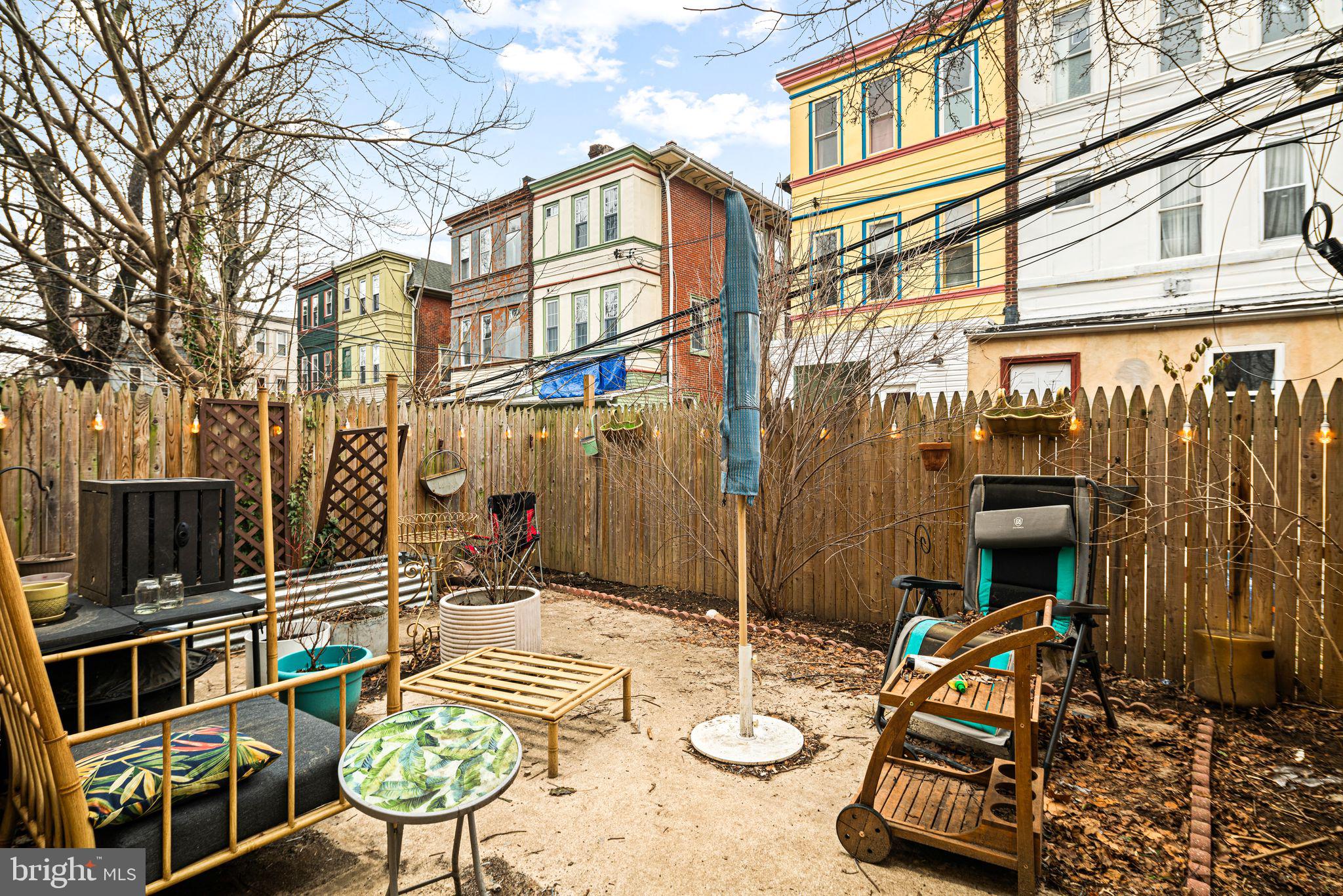 UNIVERSITY CITY - Residential
