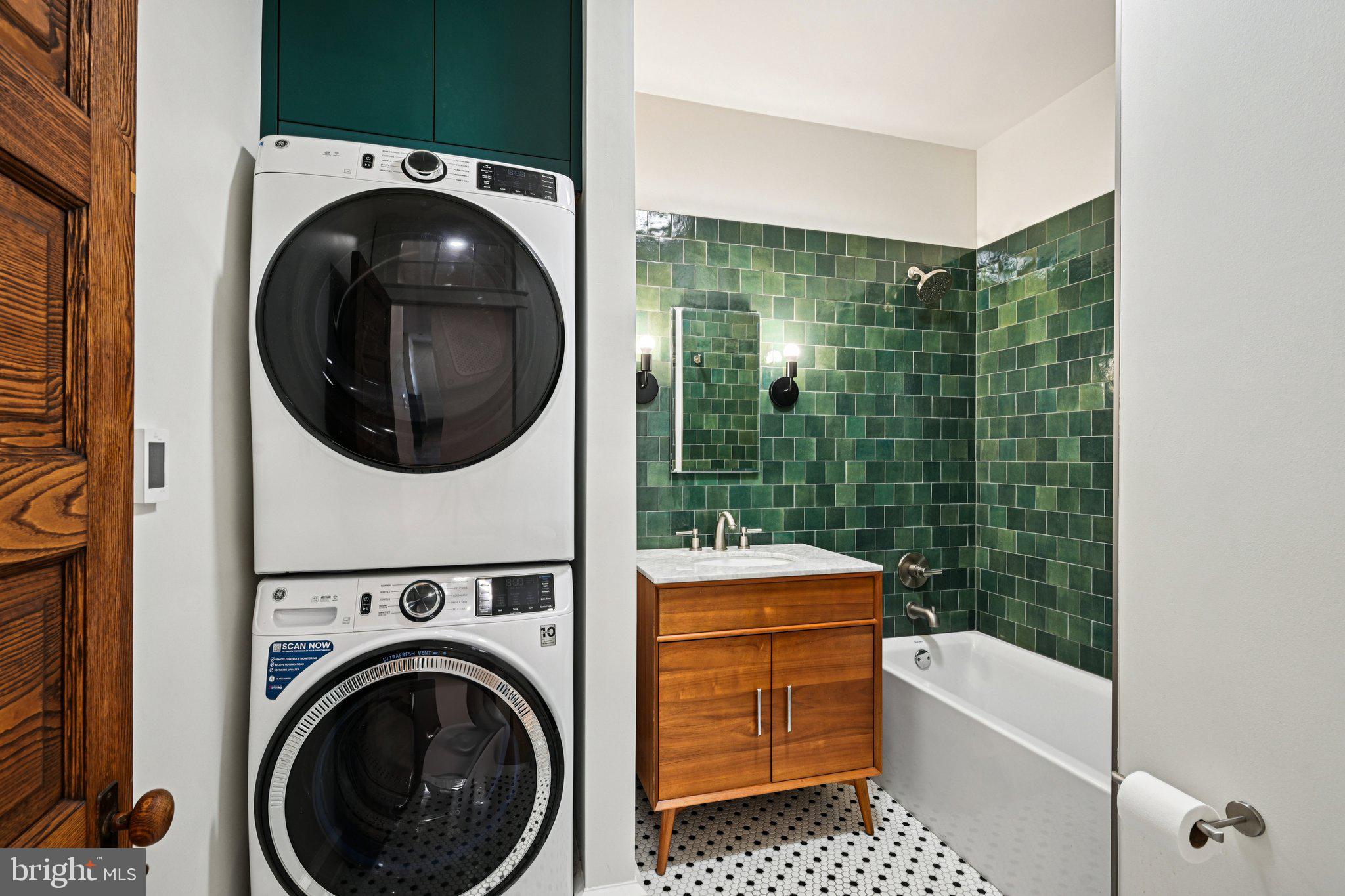 UNIVERSITY CITY - Residential