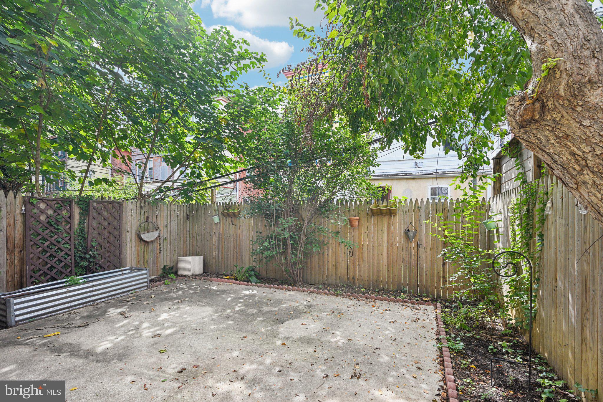 UNIVERSITY CITY - Residential