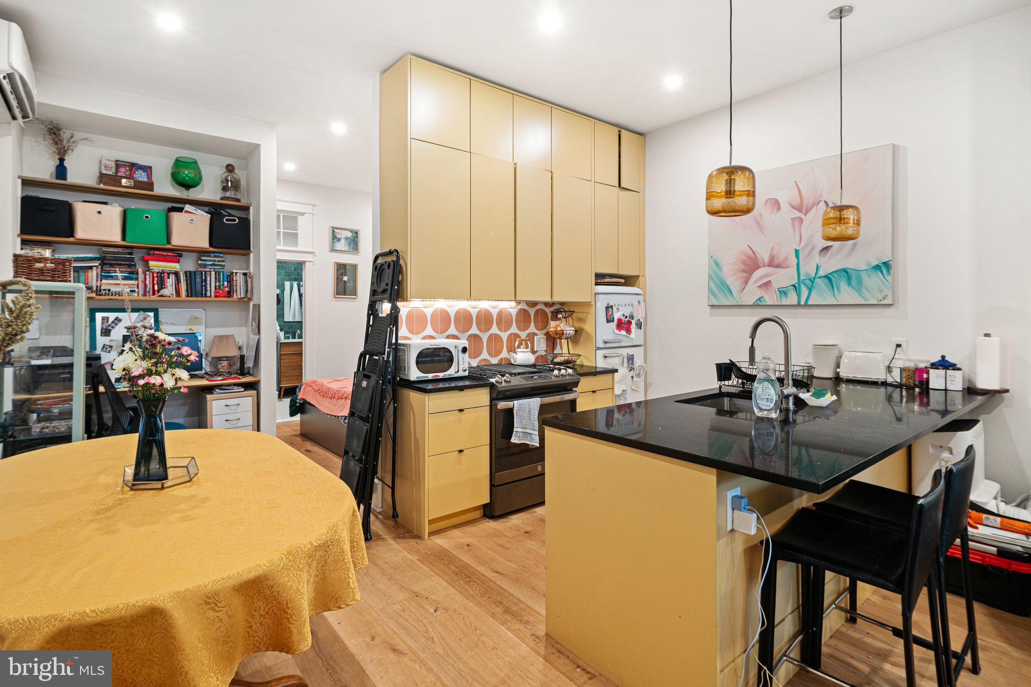 UNIVERSITY CITY - Residential