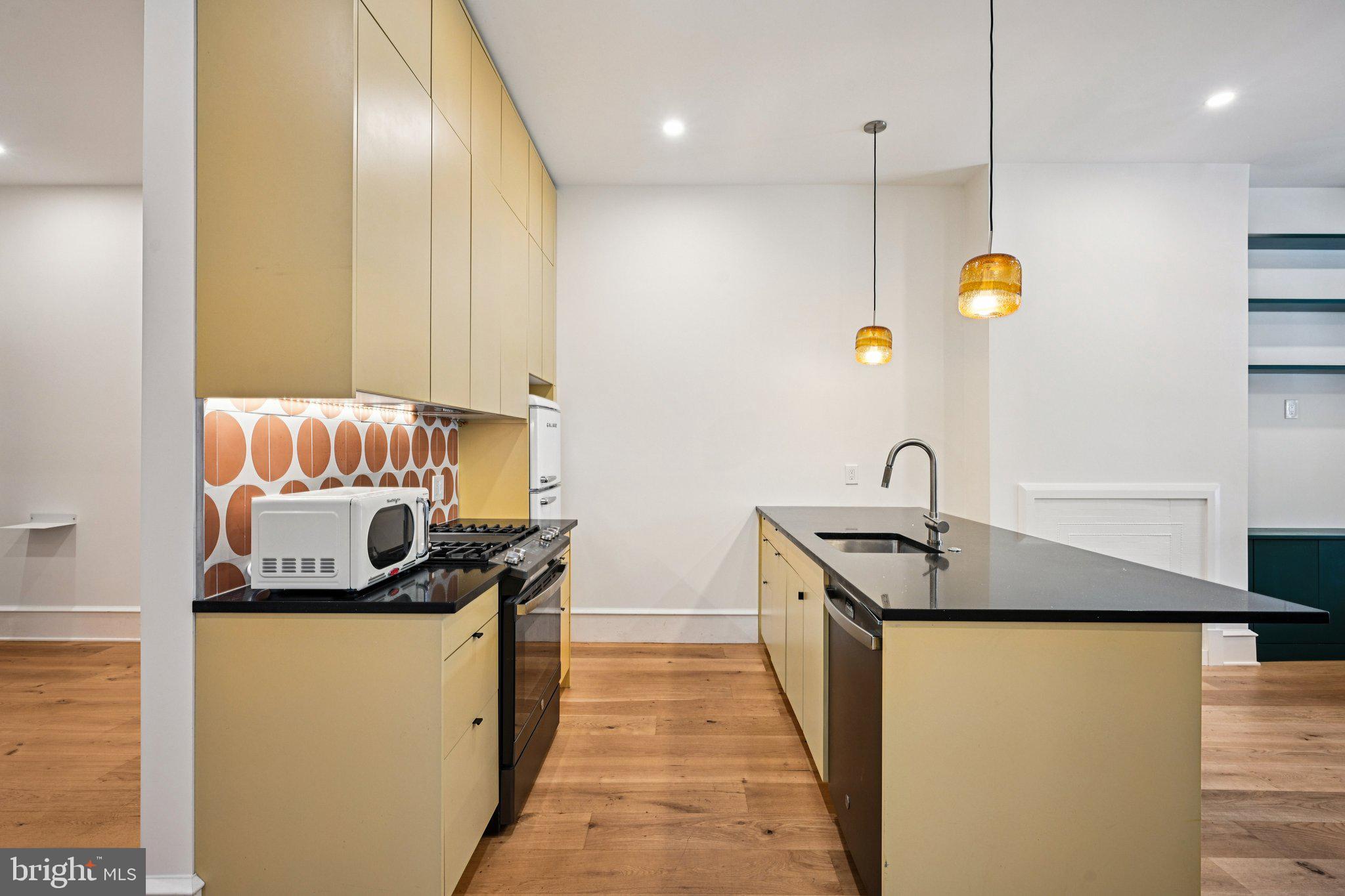 UNIVERSITY CITY - Residential