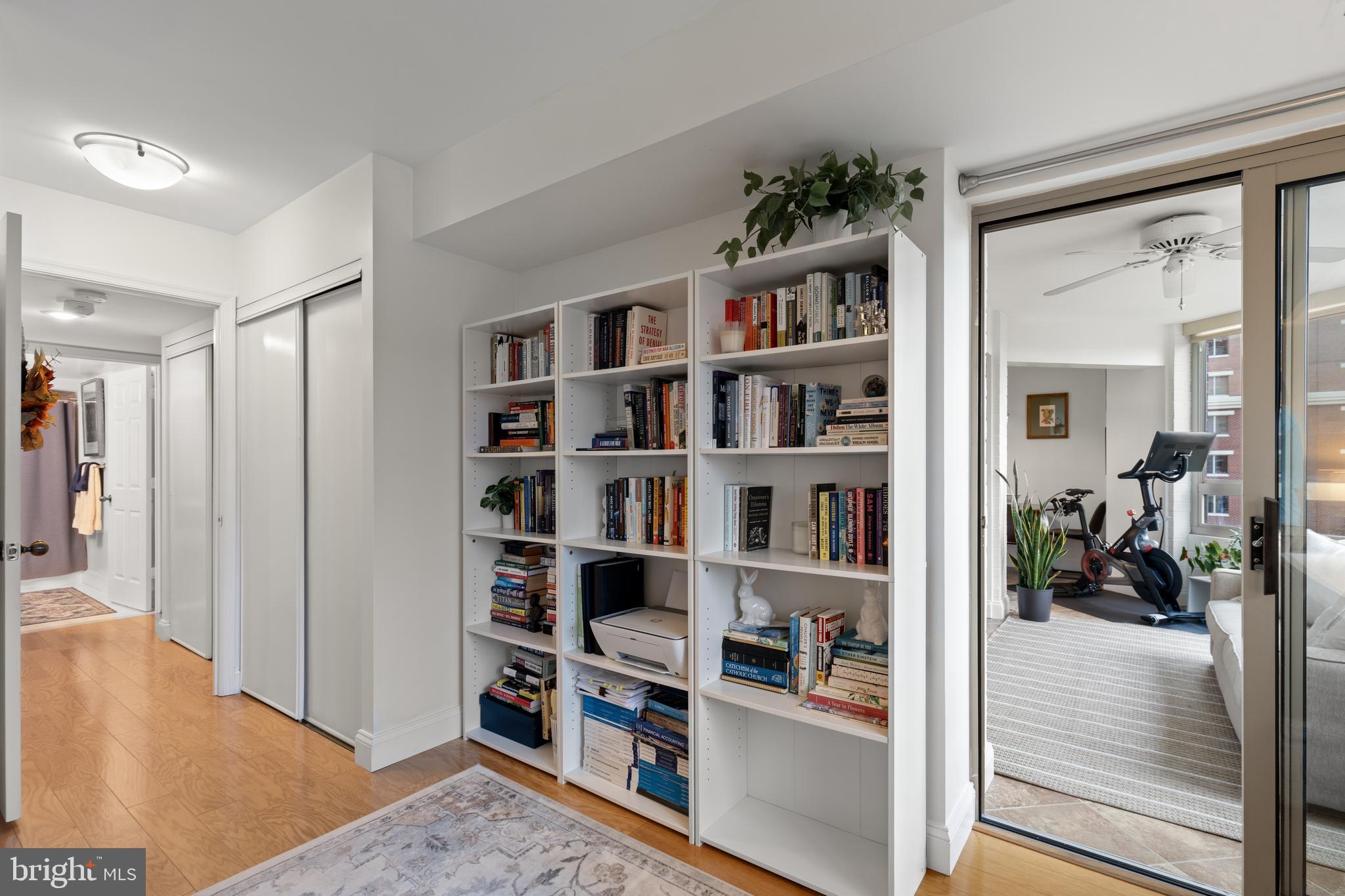 CARLYLE TOWERS CONDOMINIUM - Residential