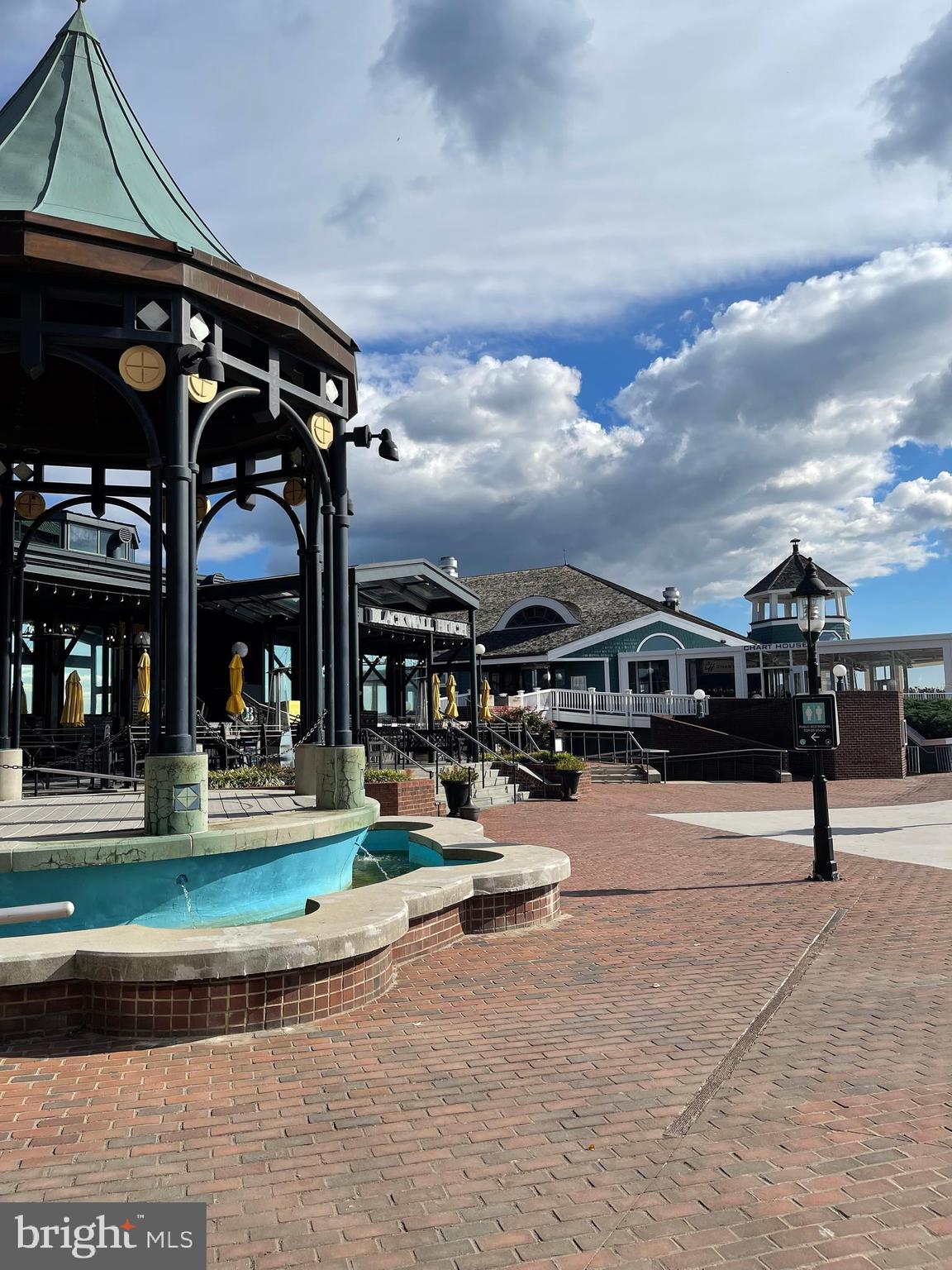 CARLYLE TOWERS CONDOMINIUM - Residential