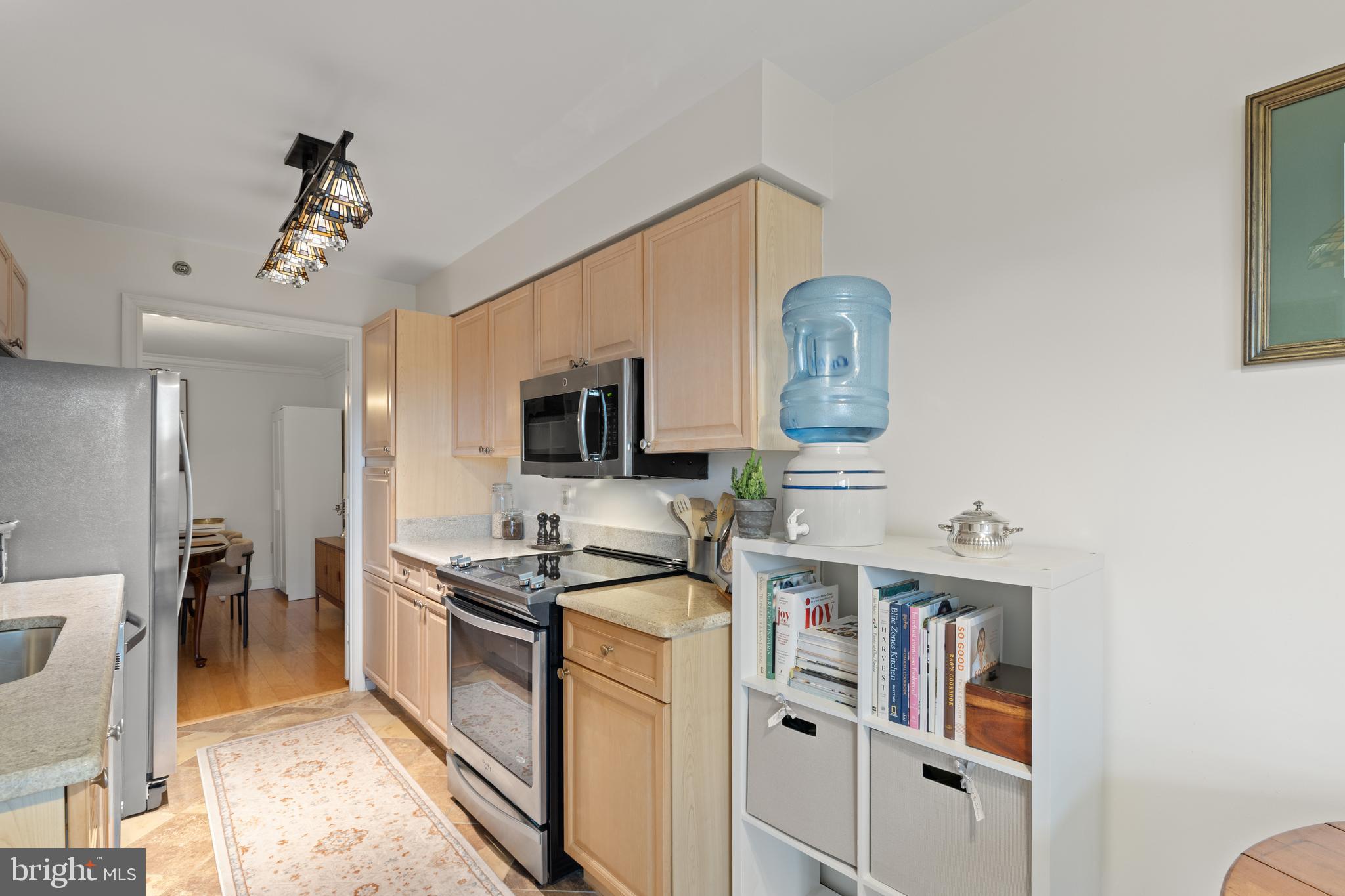 CARLYLE TOWERS CONDOMINIUM - Residential