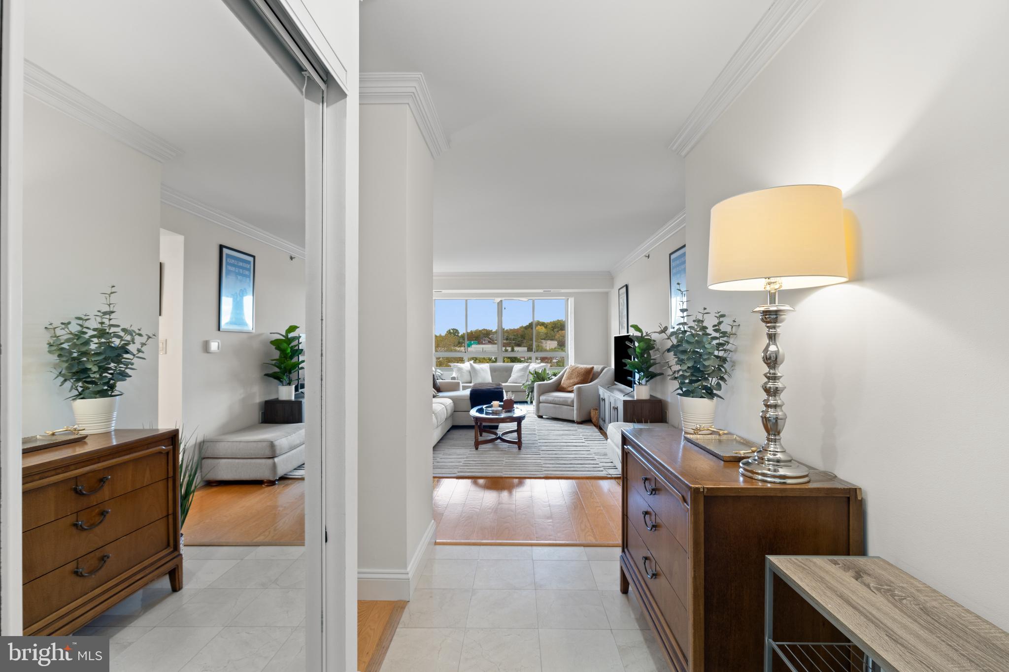 CARLYLE TOWERS CONDOMINIUM - Residential