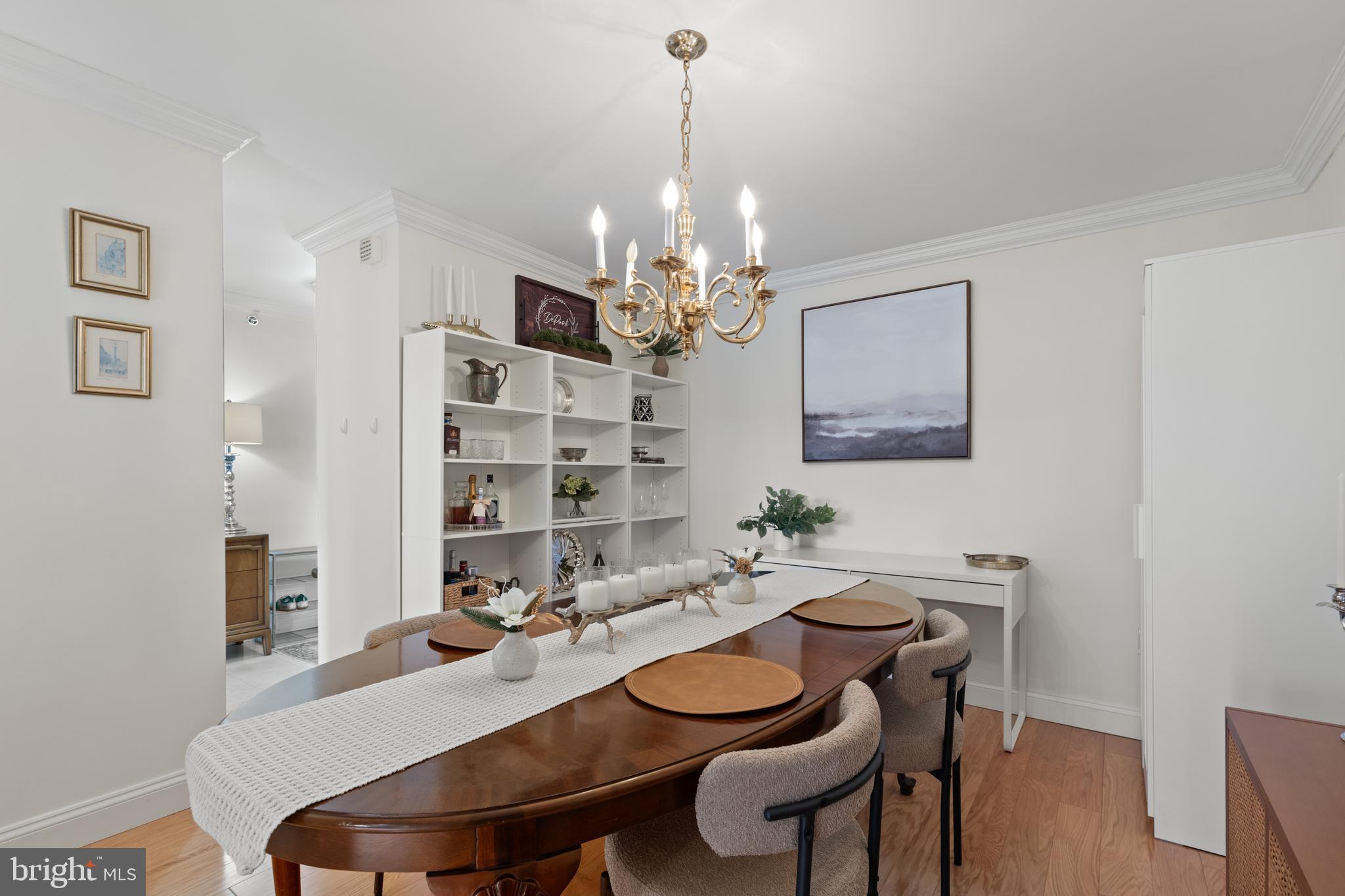 CARLYLE TOWERS CONDOMINIUM - Residential