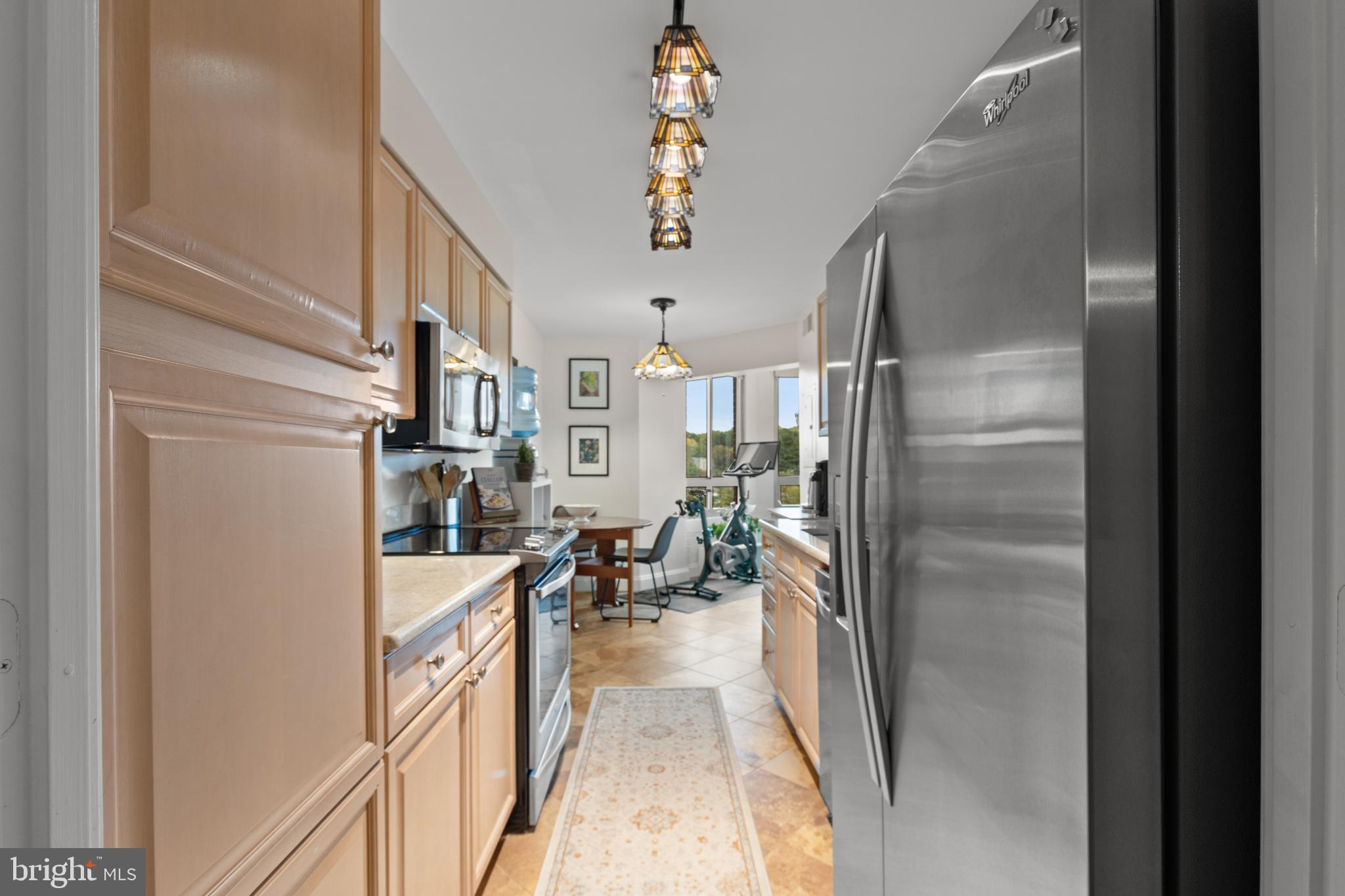 CARLYLE TOWERS CONDOMINIUM - Residential