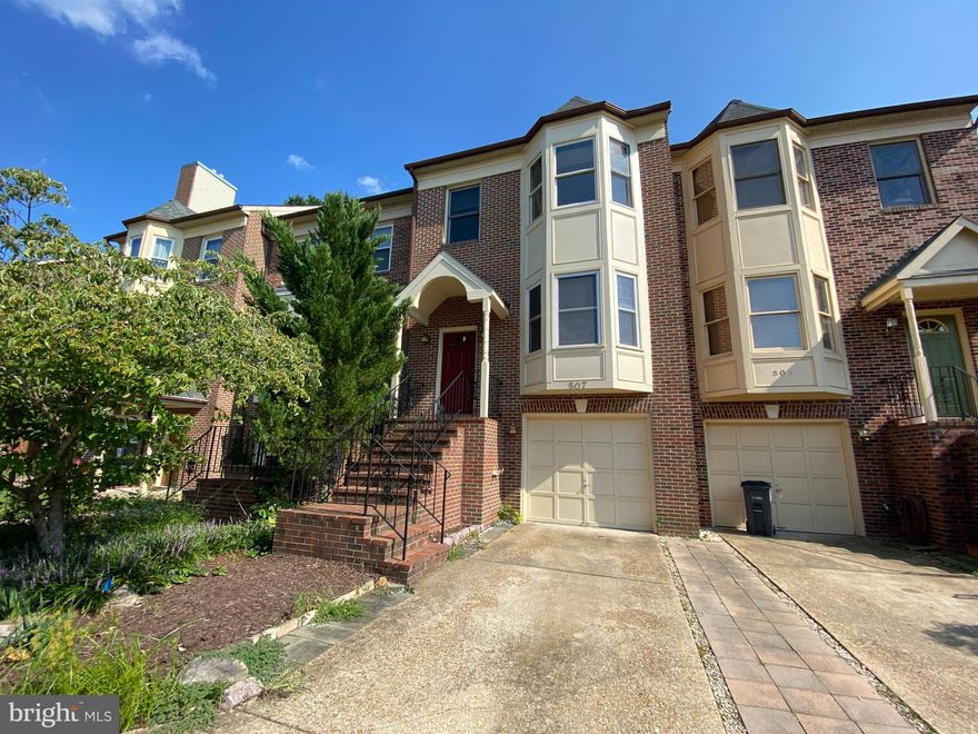 A Must see! Three-level brick townhouse located in Chatham Landing with loads of upgrades throughout!  A large, sunken living room that leads to a back deck and a gas fireplace between the living and dining room make entertaining a breeze.  The modern kitchen has all updated, stainless appliances. Primary bedroom with an outdoor balcony and private bath with vaulted ceilings and Jacuzzi tub, Finished walk-out basement with full bathroom that leads to a private fenced-in back yard with lovely landscaping - a no grass...low maintenance yard! Rappahannock River Community.

$100 Leasing Fee. One time due with Move in Funds.
Resident Benefit Package $25/month
Pets are considered on a case by case basis.
Credit Check Required