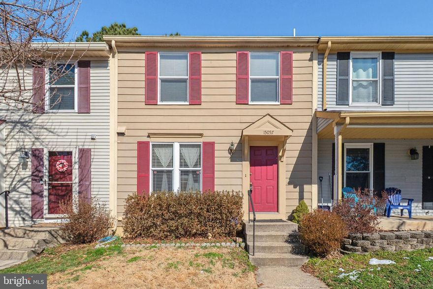 This well maintained townhome offers a functional layout and a peaceful setting backing to trees. The main level opens to a wood deck, creating a great space for relaxing or entertaining. The walkout basement leads to a fully fenced backyard, providing privacy and usable outdoor space.

Located in the heart of Montclair, residents enjoy access to lakes, parks, walking trails, and community amenities. Optional membership is available at Montclair Country Club for golf, tennis, and swimming. Convenient access to I-95 makes commuting easy.

A solid opportunity in an established community with great amenities.