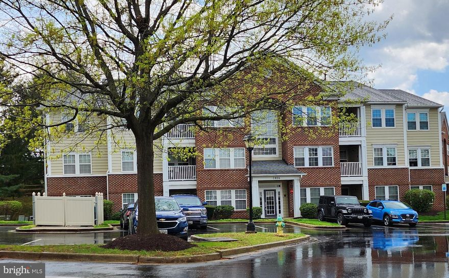 Completely remodeled 2 bedroom 2 bath condo. All laminate floors throughout. Appliances all under 4 years old. Move in ready. Split bedroom design for privacy. Everything in excellent condition. One designated parking space for the unit but ample overflow parking.  Fees include access to Whittier community amenities. Great location for easy commute or great environment for working from home.