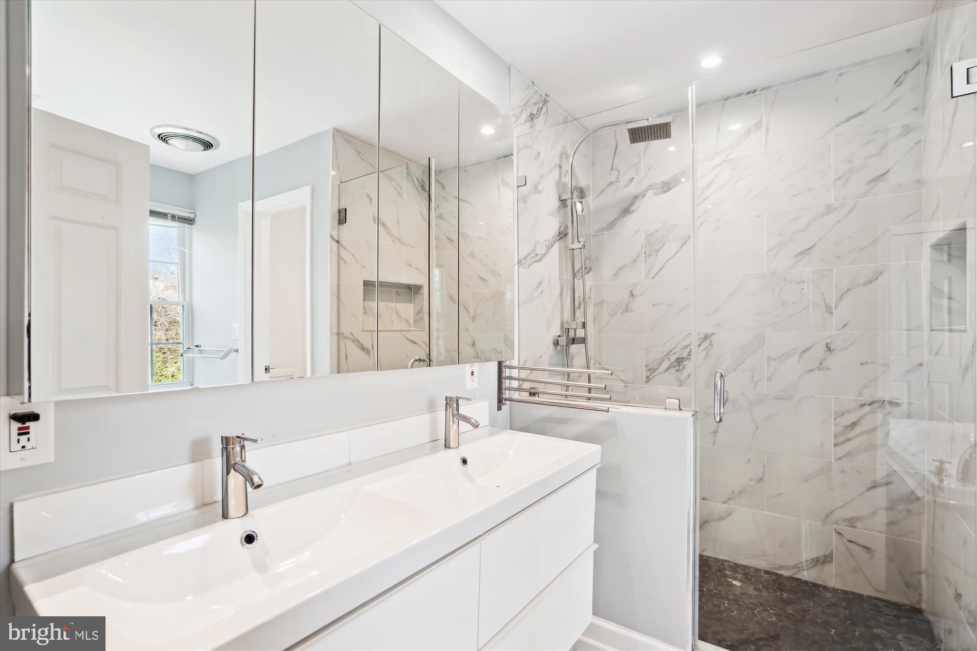 ALTA VISTA - Residential