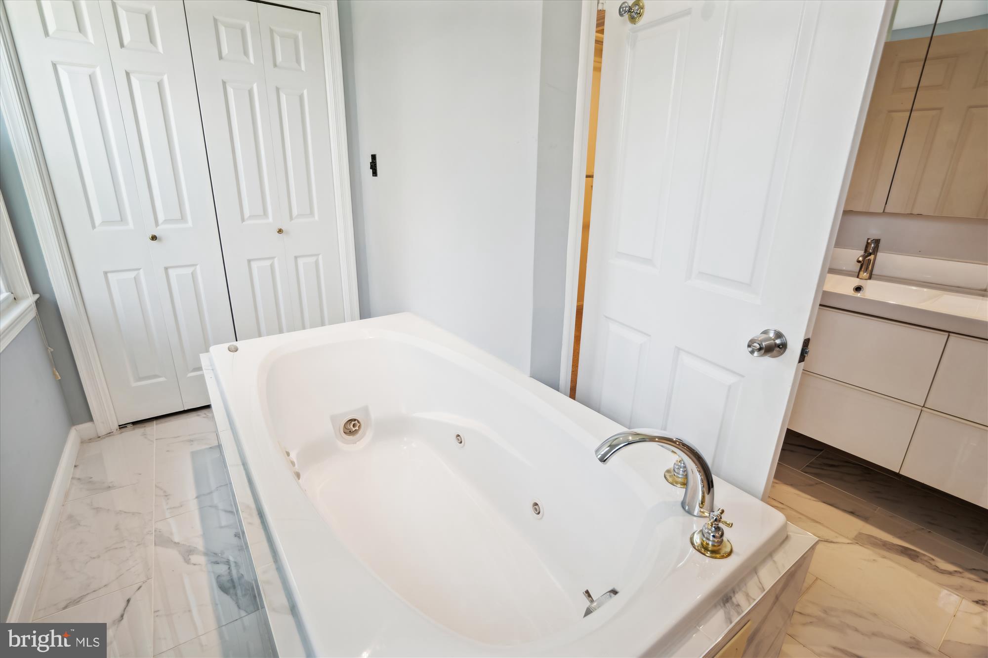 ALTA VISTA - Residential