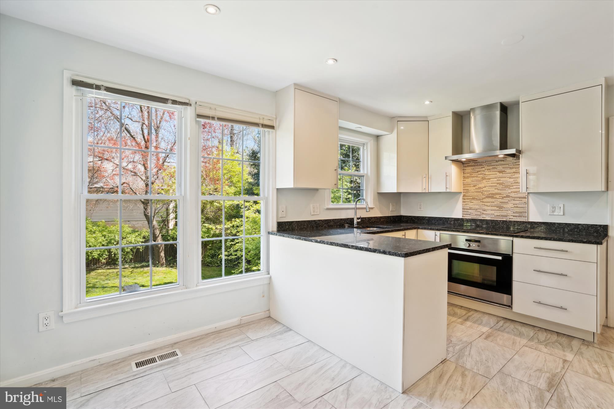 ALTA VISTA - Residential