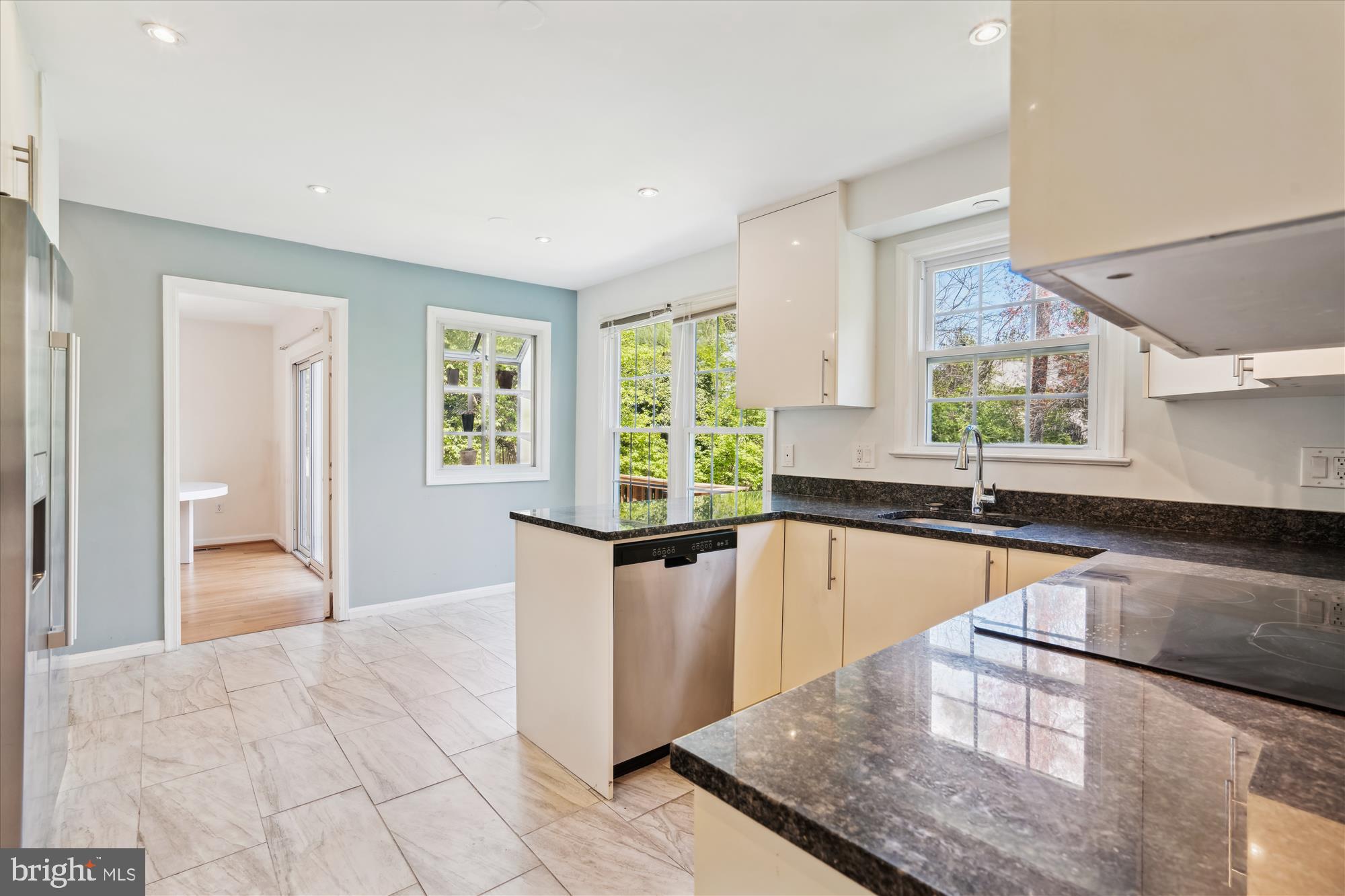 ALTA VISTA - Residential