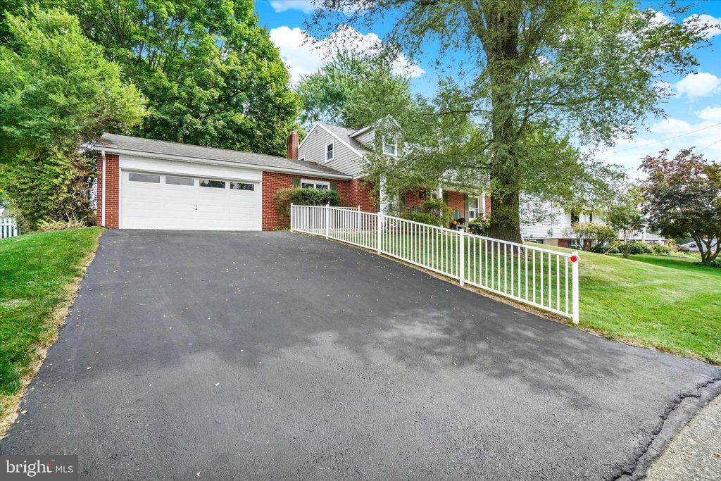 Photo of 43 Virginia Avenue, SHREWSBURY, PA 17361 (MLS # PAYK2090438)
