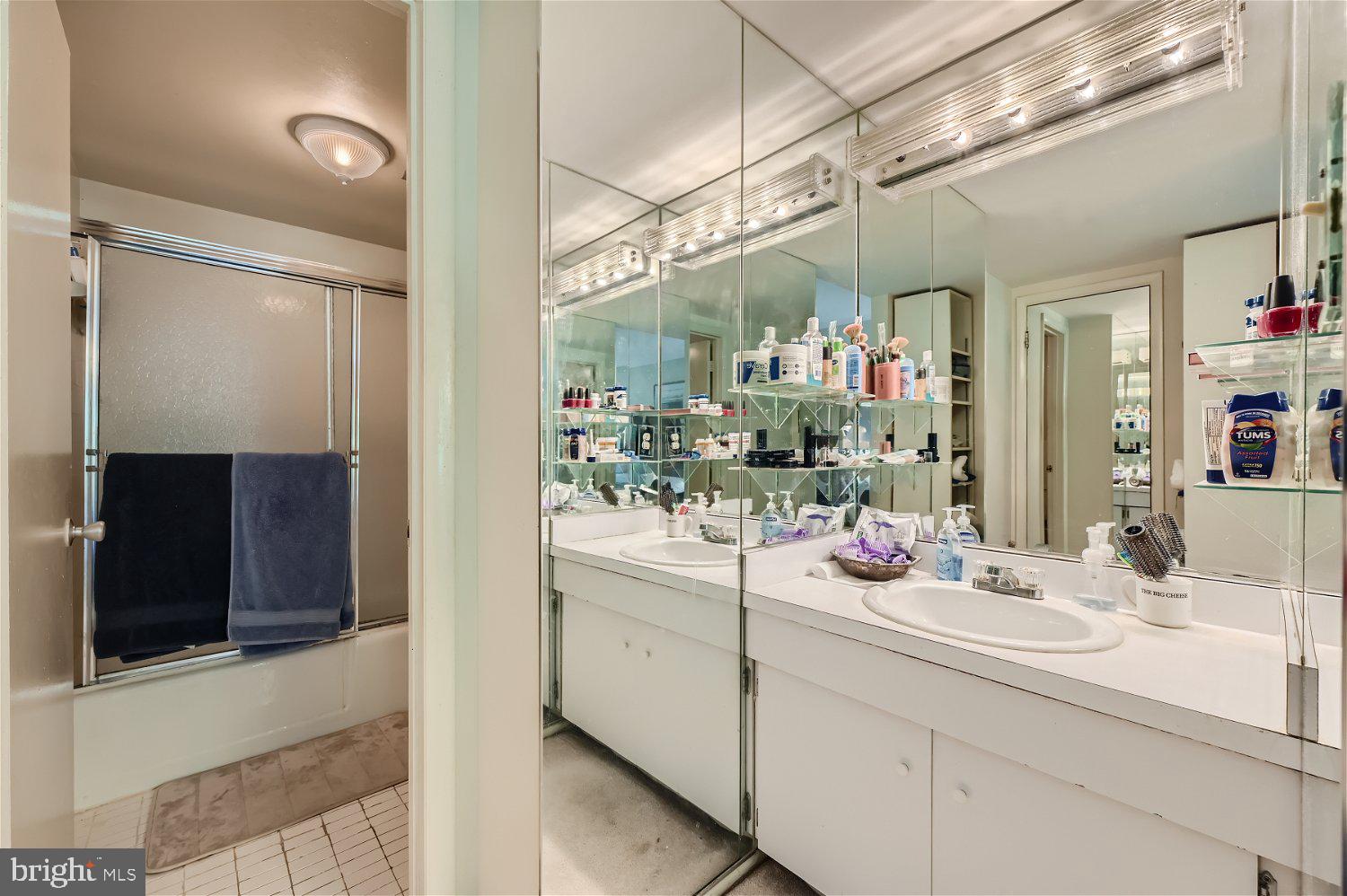 CROSS KEYS - Residential