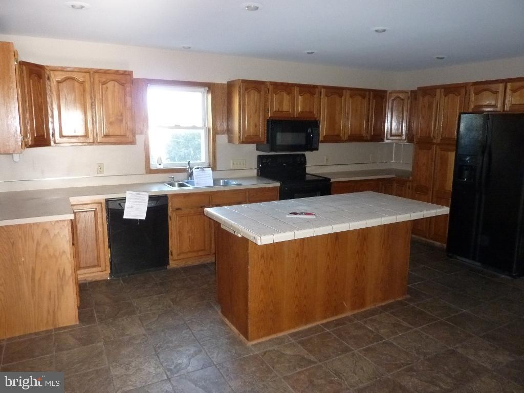 LANDISVILLE - Residential