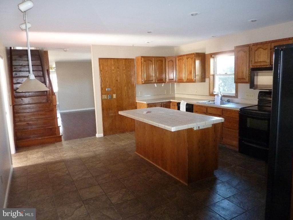 LANDISVILLE - Residential