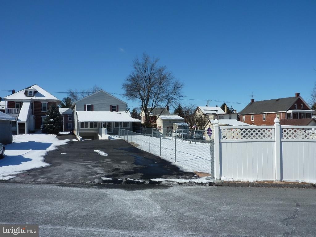 LANDISVILLE - Residential