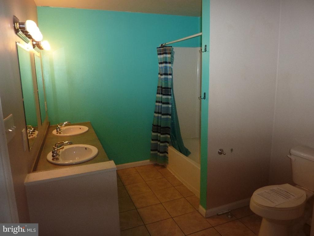 LANDISVILLE - Residential
