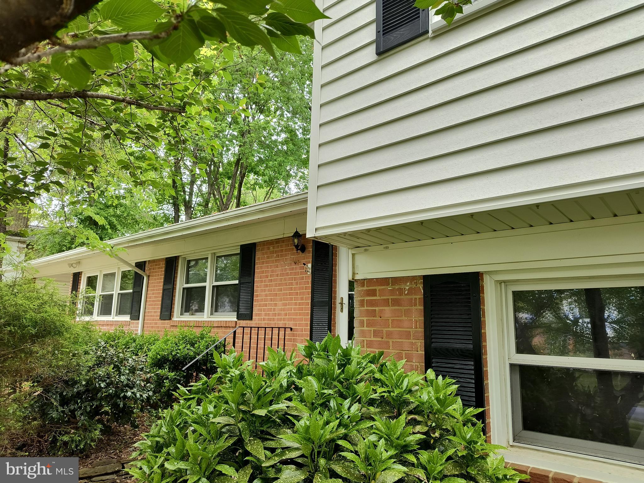 6530 ASHLAWN COURT