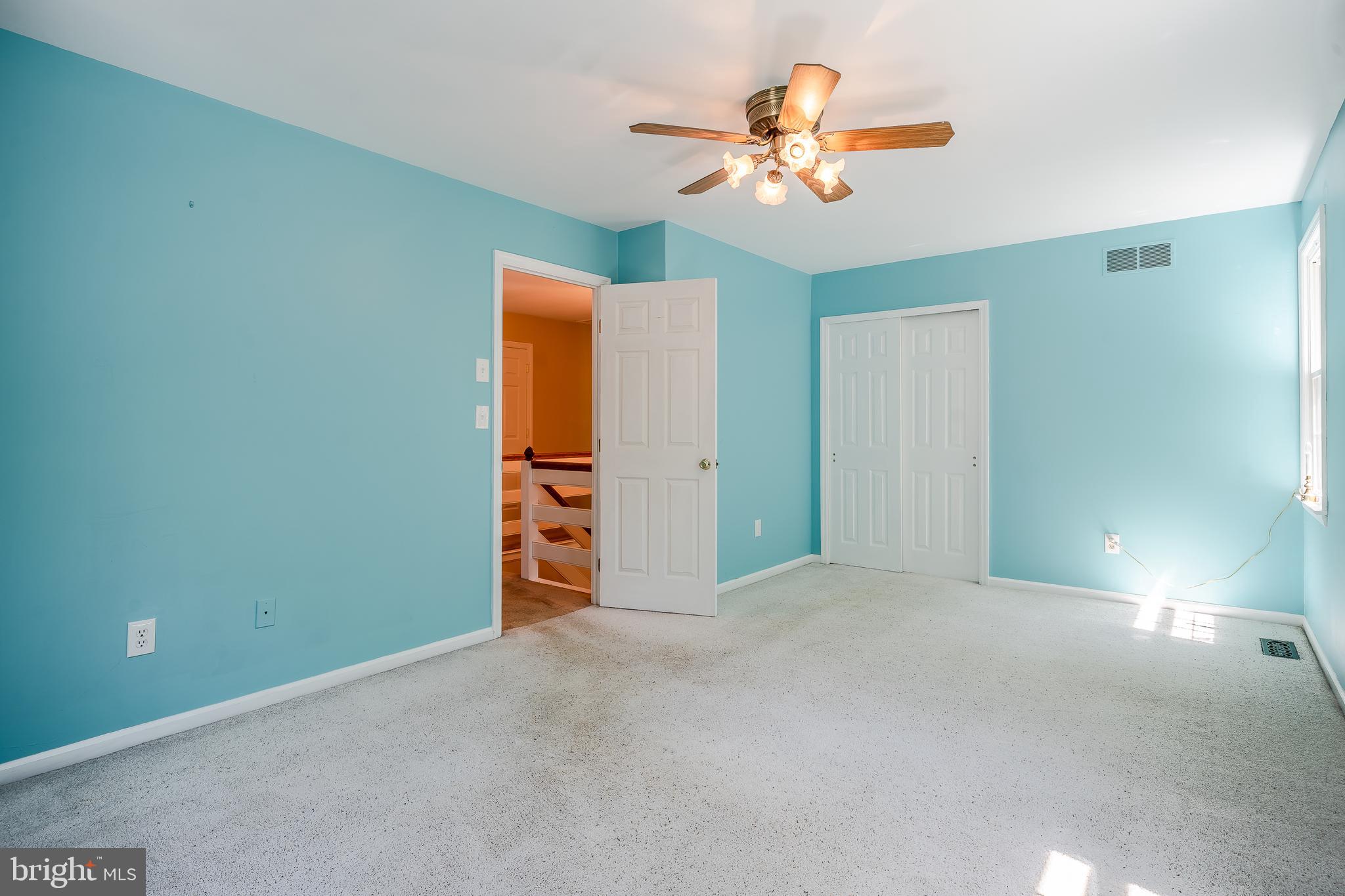 DEERFIELD KNOLL - Residential