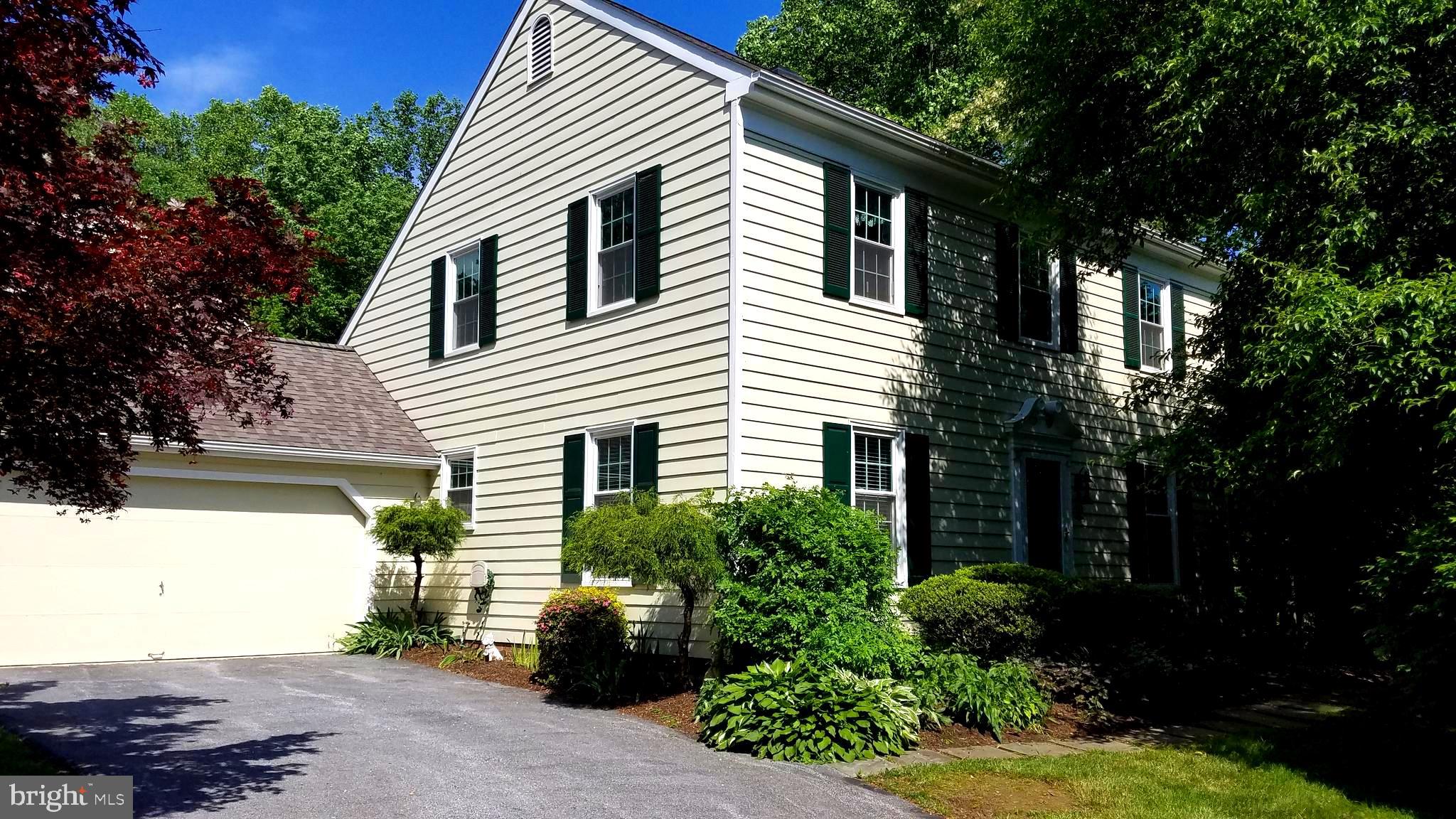 DEERFIELD KNOLL - Residential