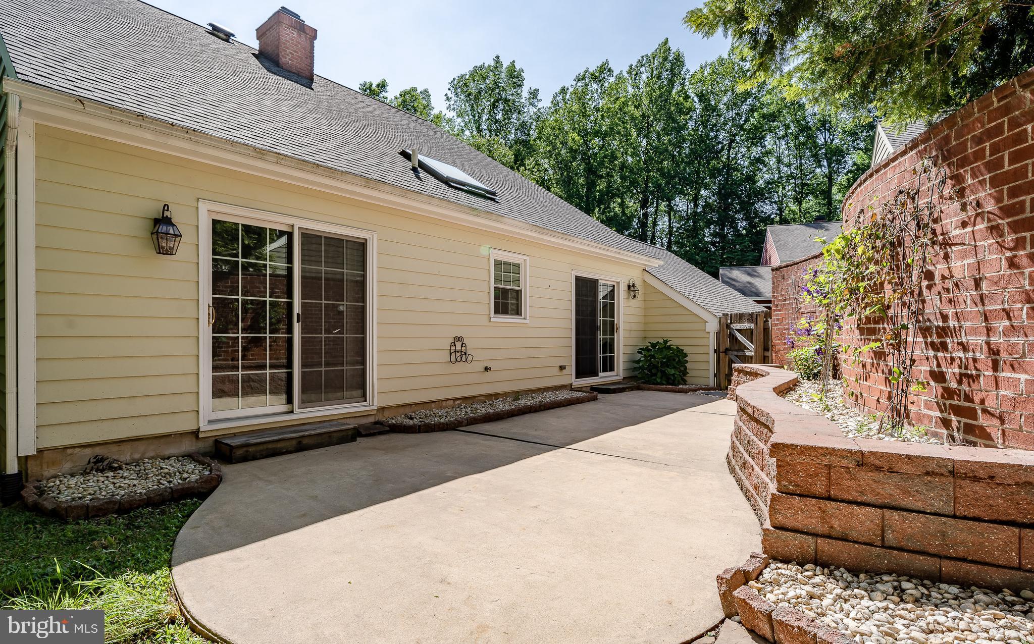 DEERFIELD KNOLL - Residential