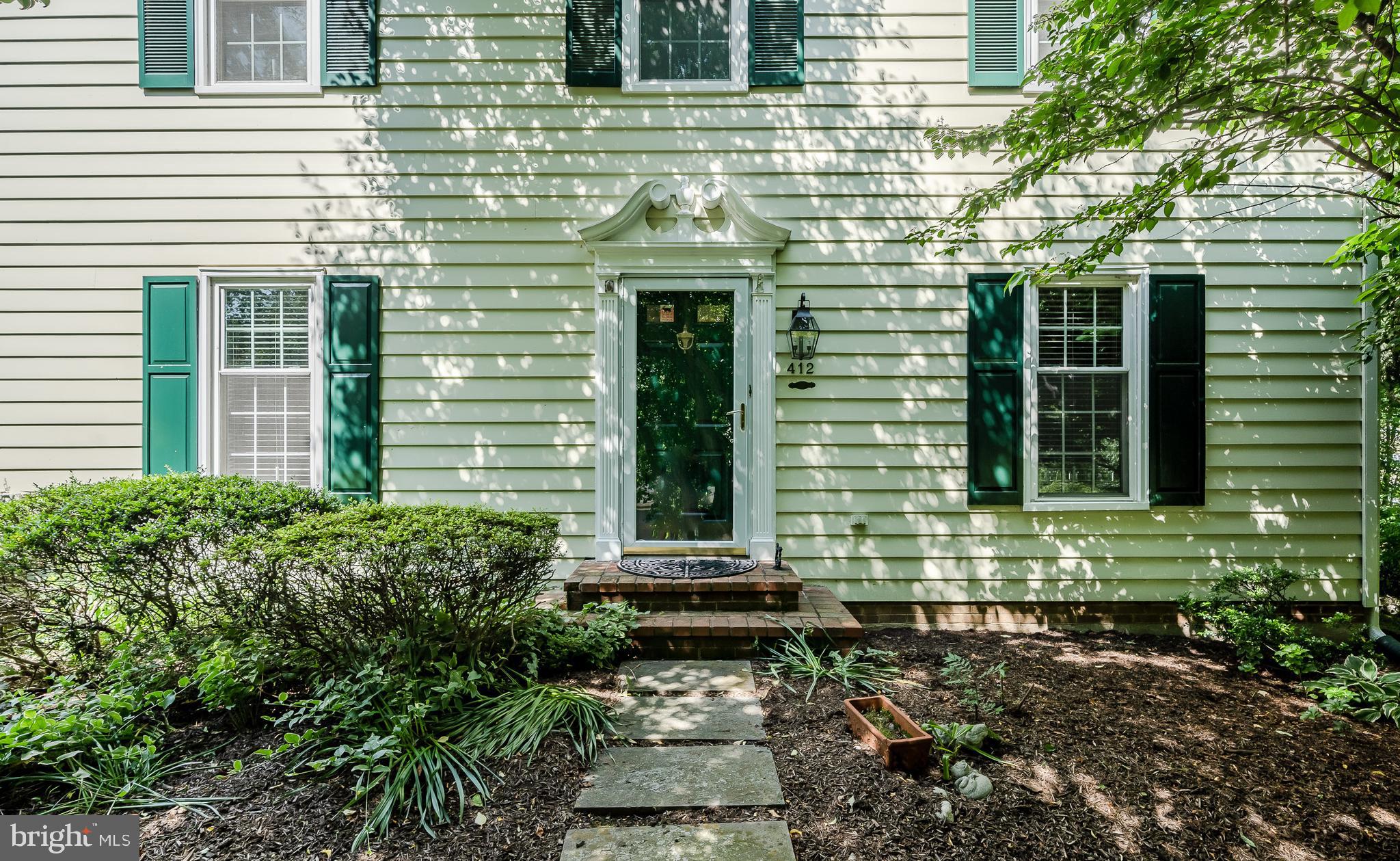 DEERFIELD KNOLL - Residential