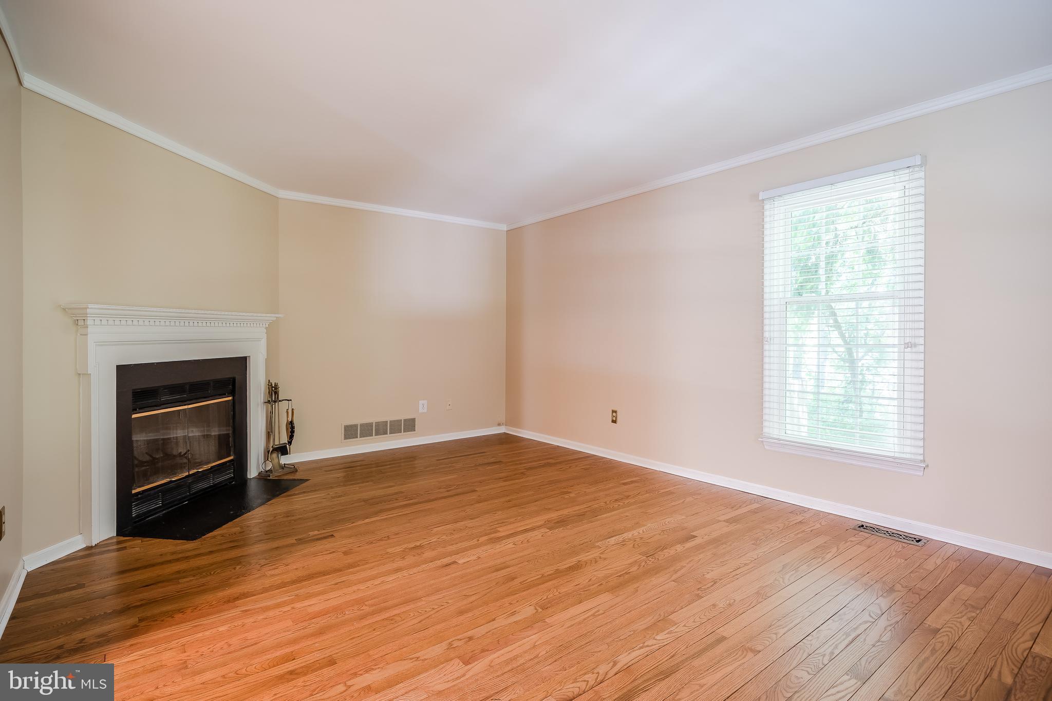 DEERFIELD KNOLL - Residential