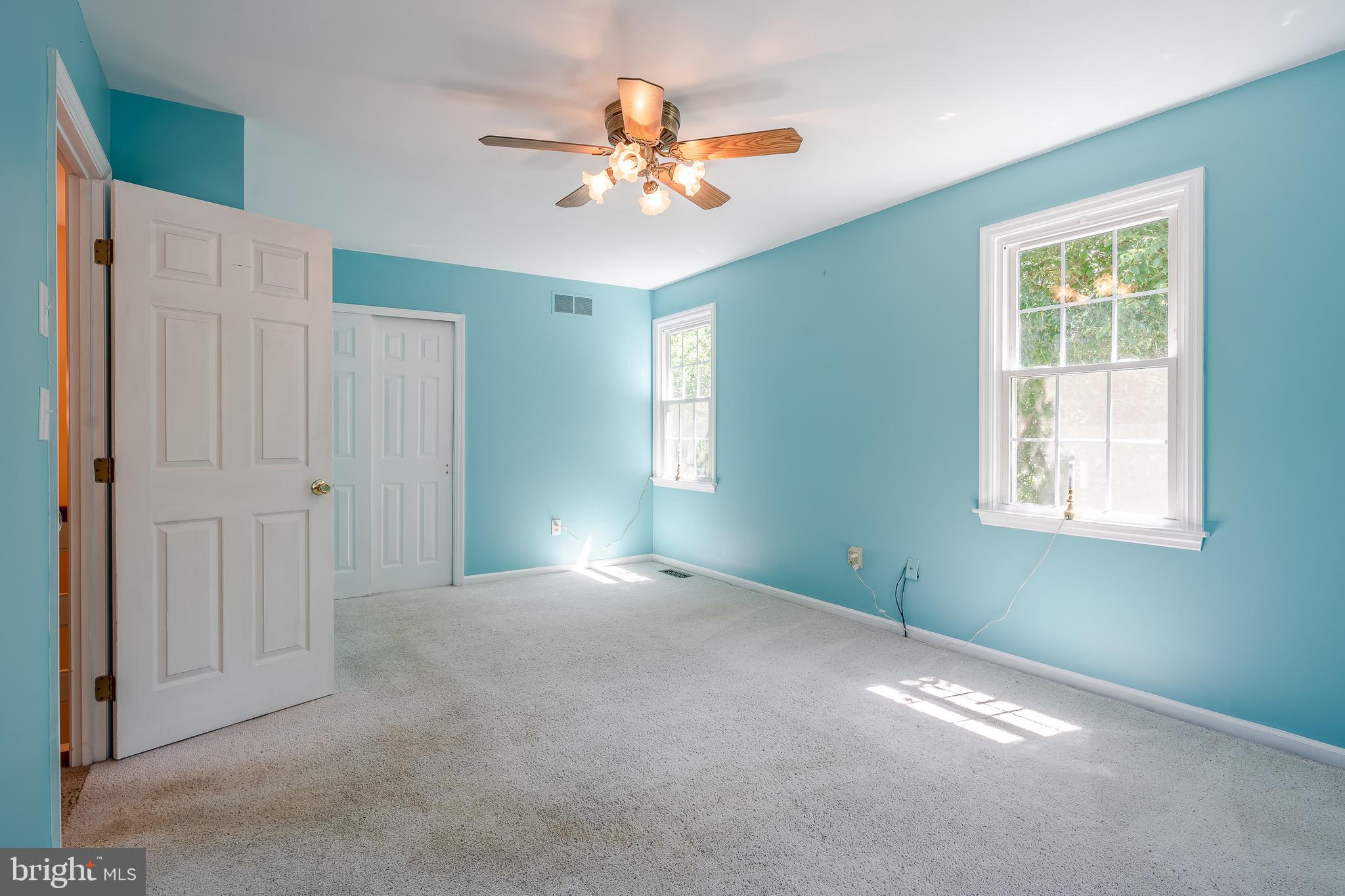 DEERFIELD KNOLL - Residential