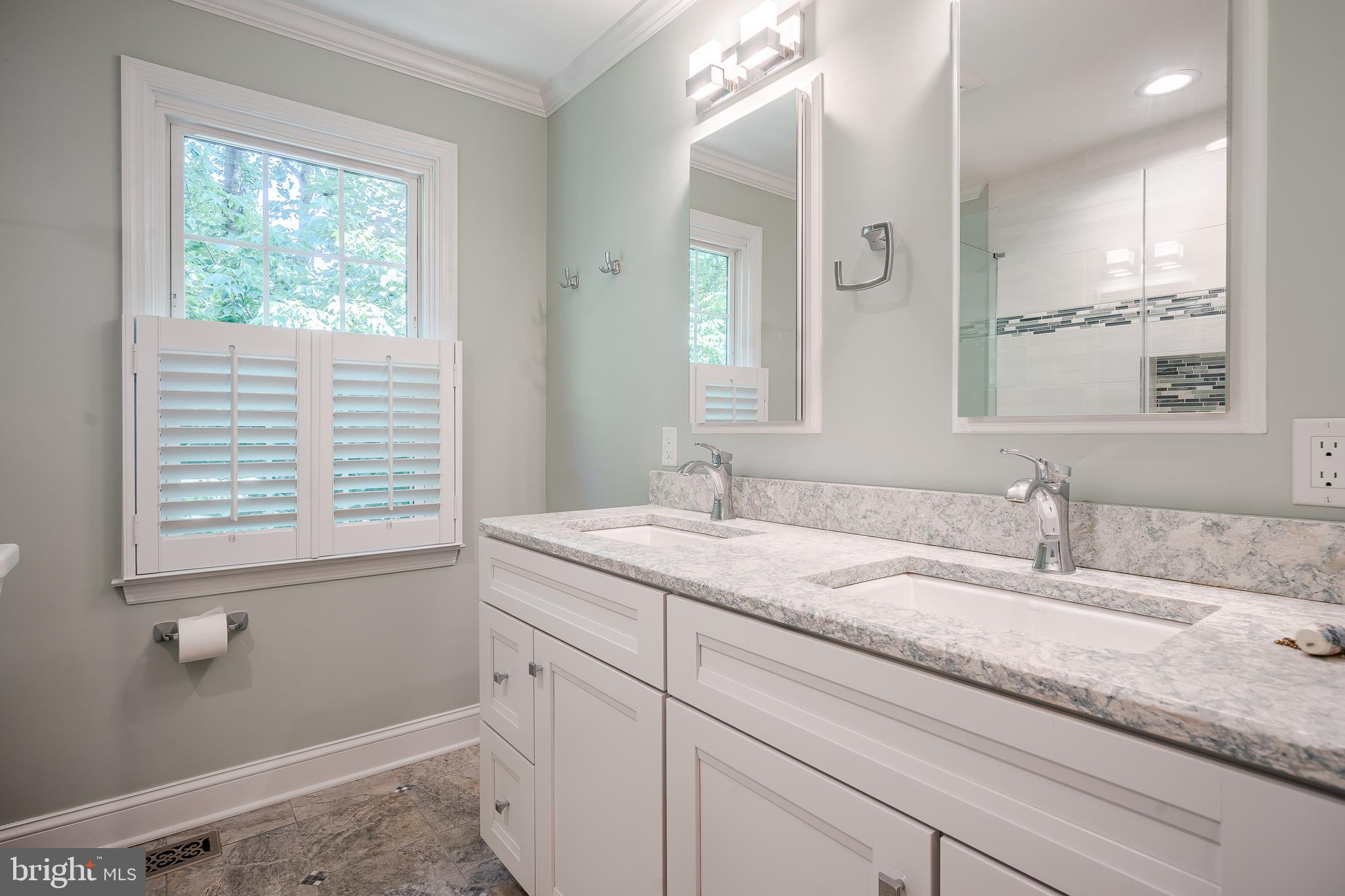 DEERFIELD KNOLL - Residential