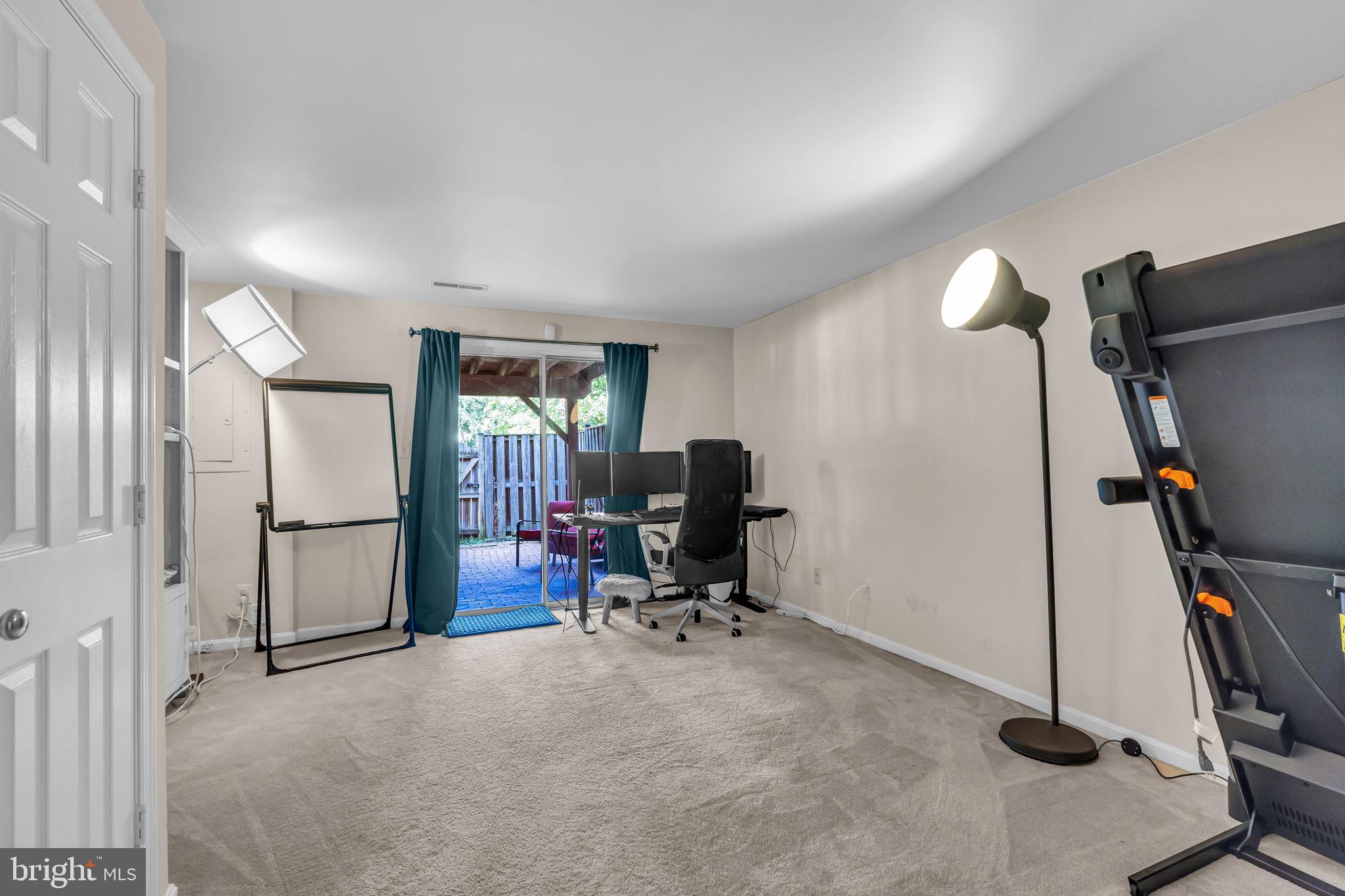 KINGSTOWNE - Residential Lease