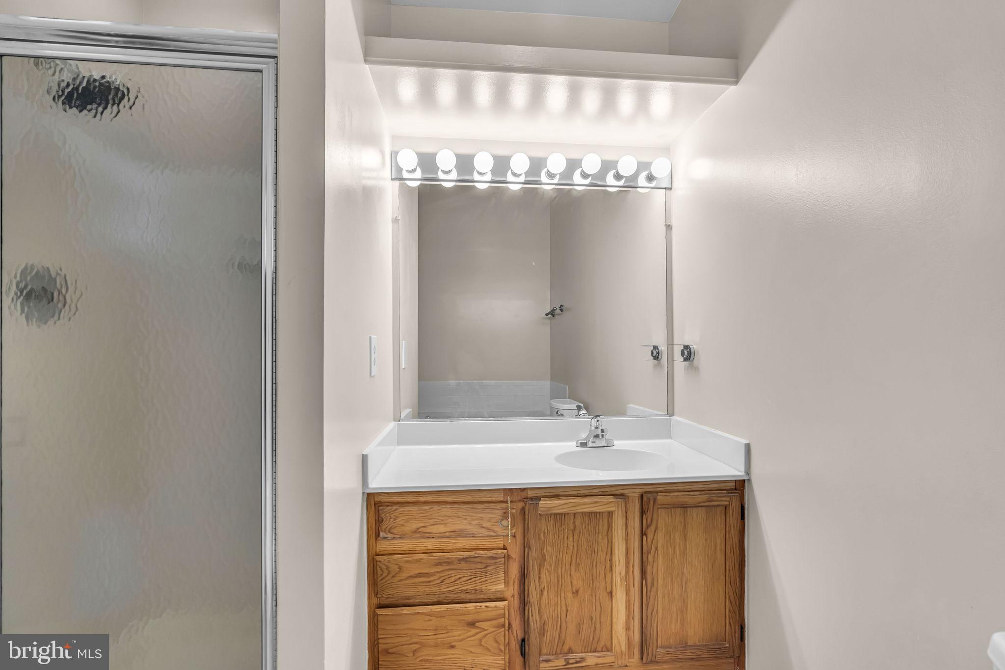 KINGSTOWNE - Residential Lease