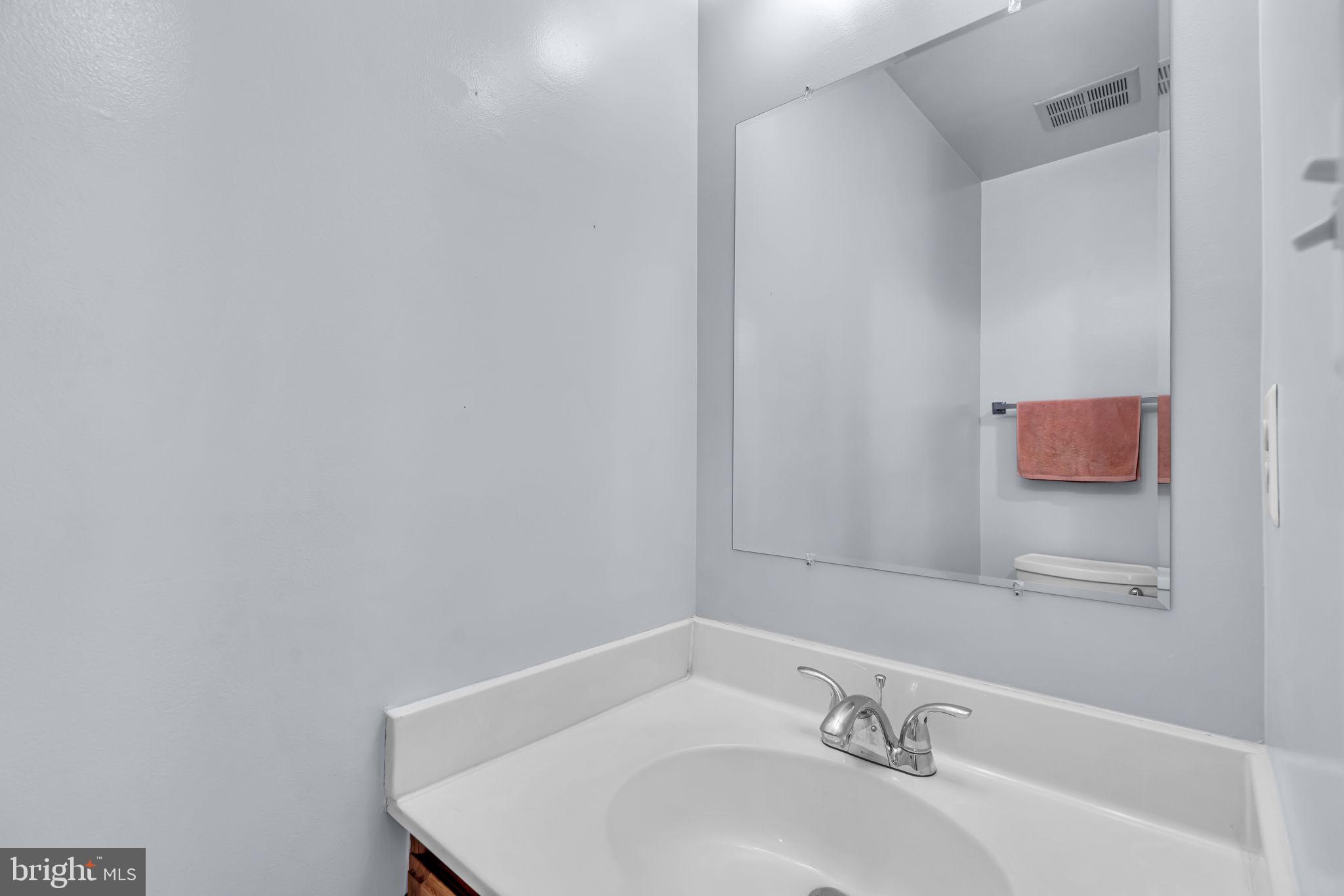 KINGSTOWNE - Residential Lease