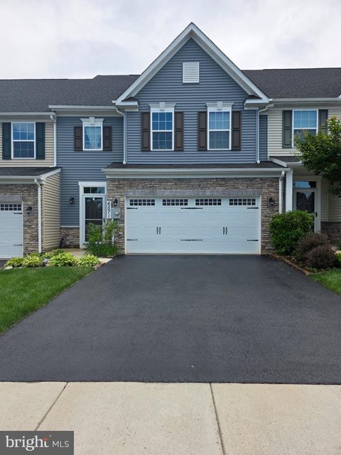 Townhouse For Sale - 6571 Autumn Olive Drive<br/> FREDERICK, MD 21703