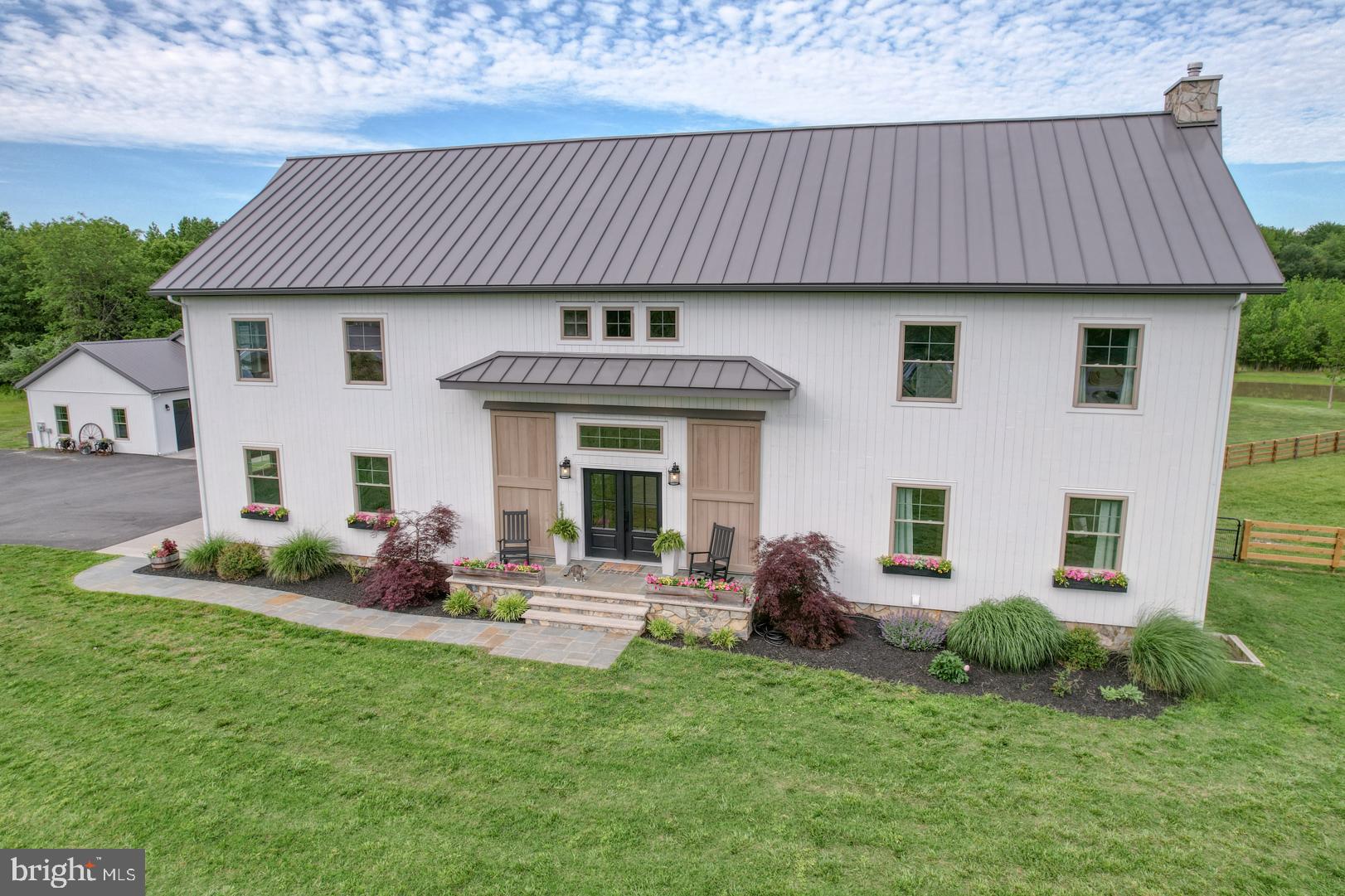 676 BLACKBIRD GREENSPRING ROAD