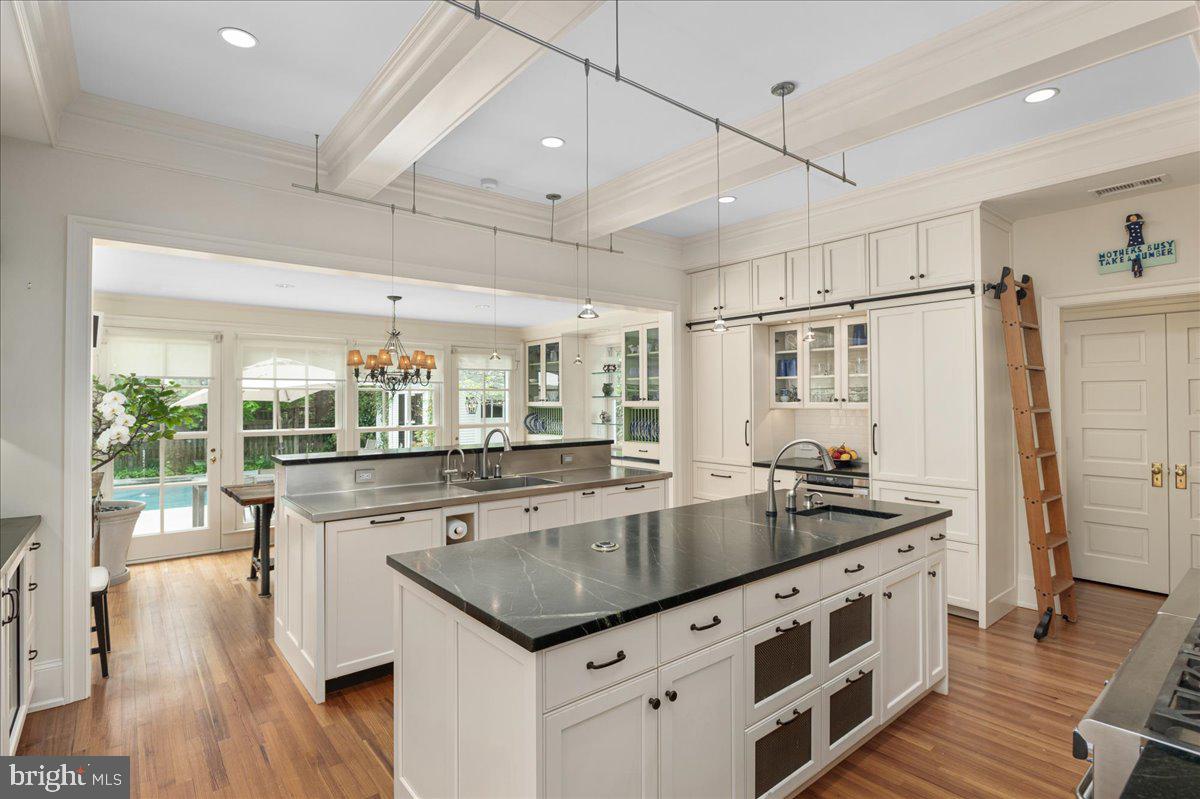 CLEVELAND PARK - Residential