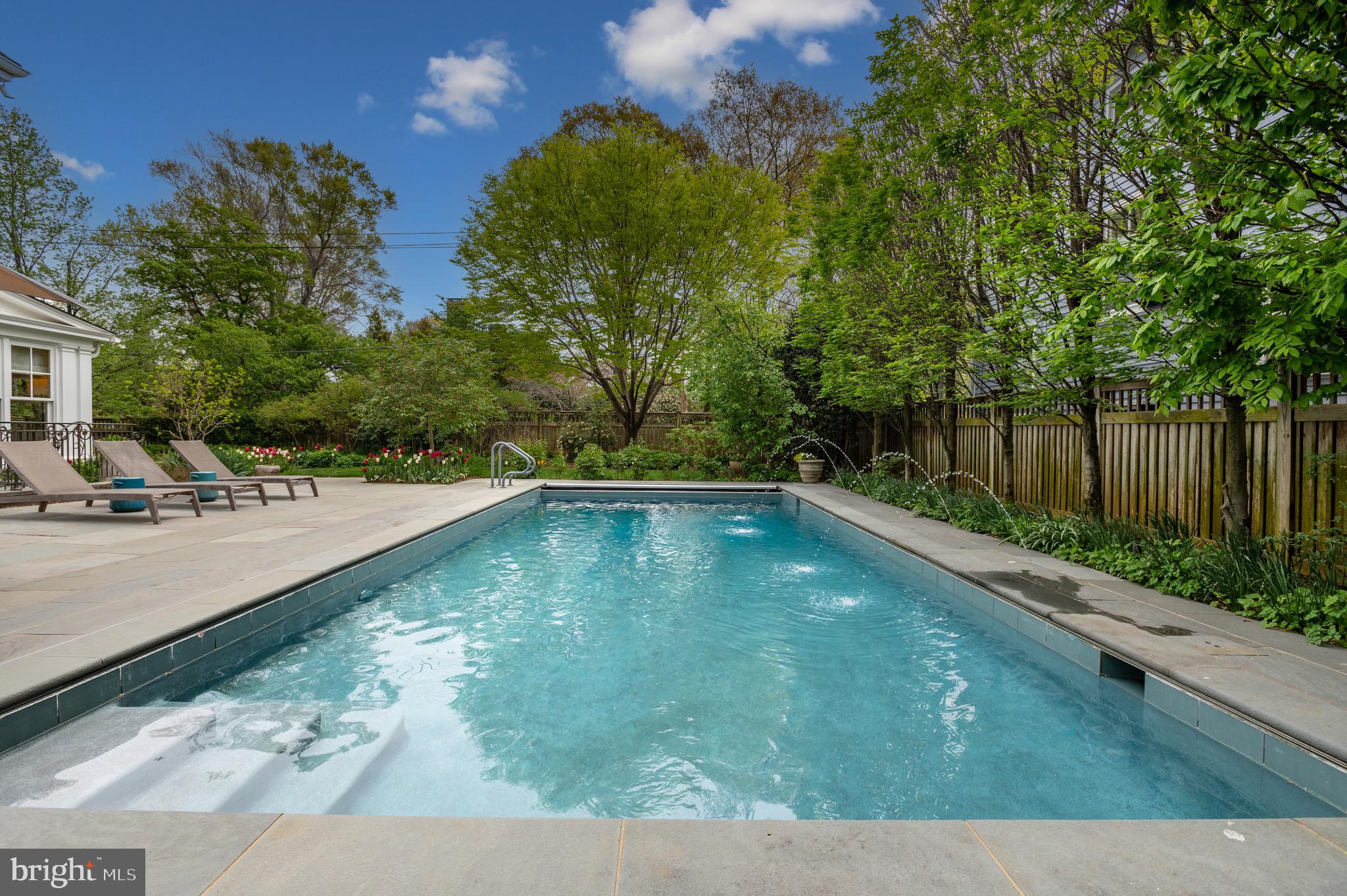 CLEVELAND PARK - Residential