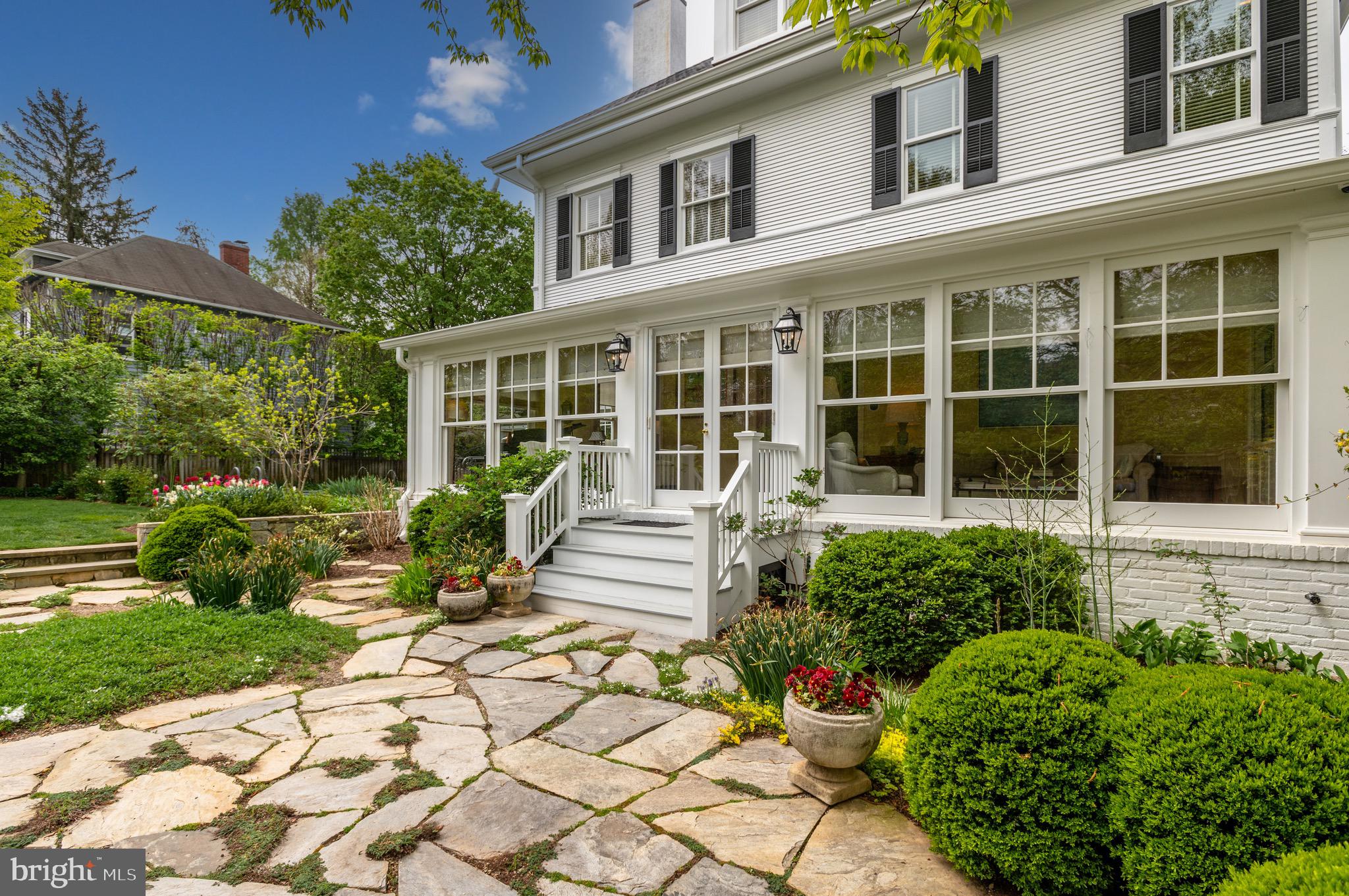 CLEVELAND PARK - Residential