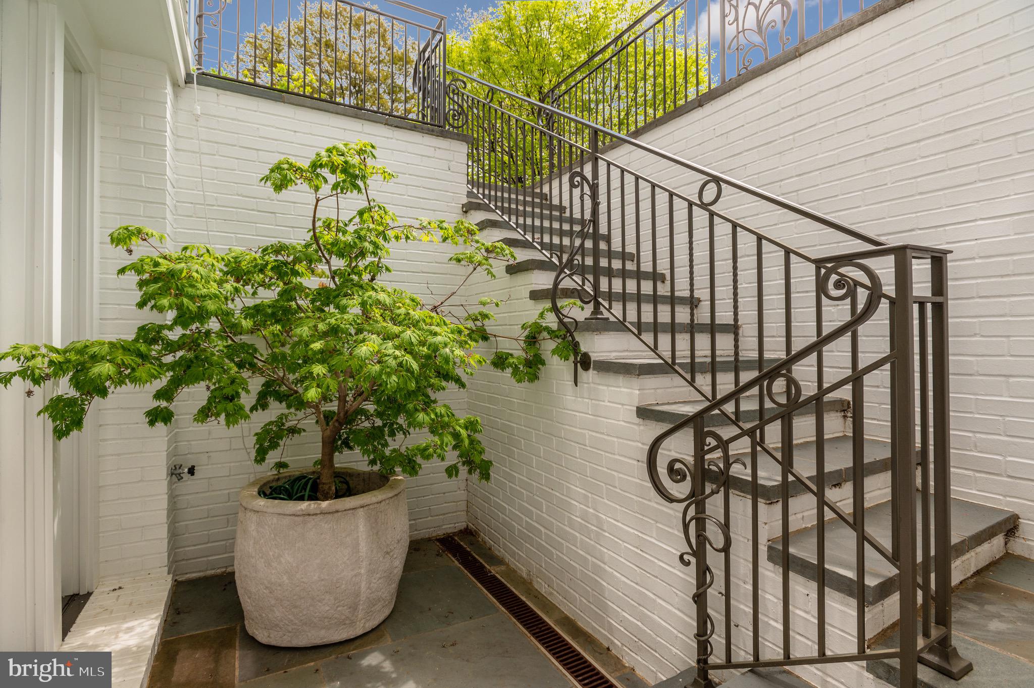 CLEVELAND PARK - Residential