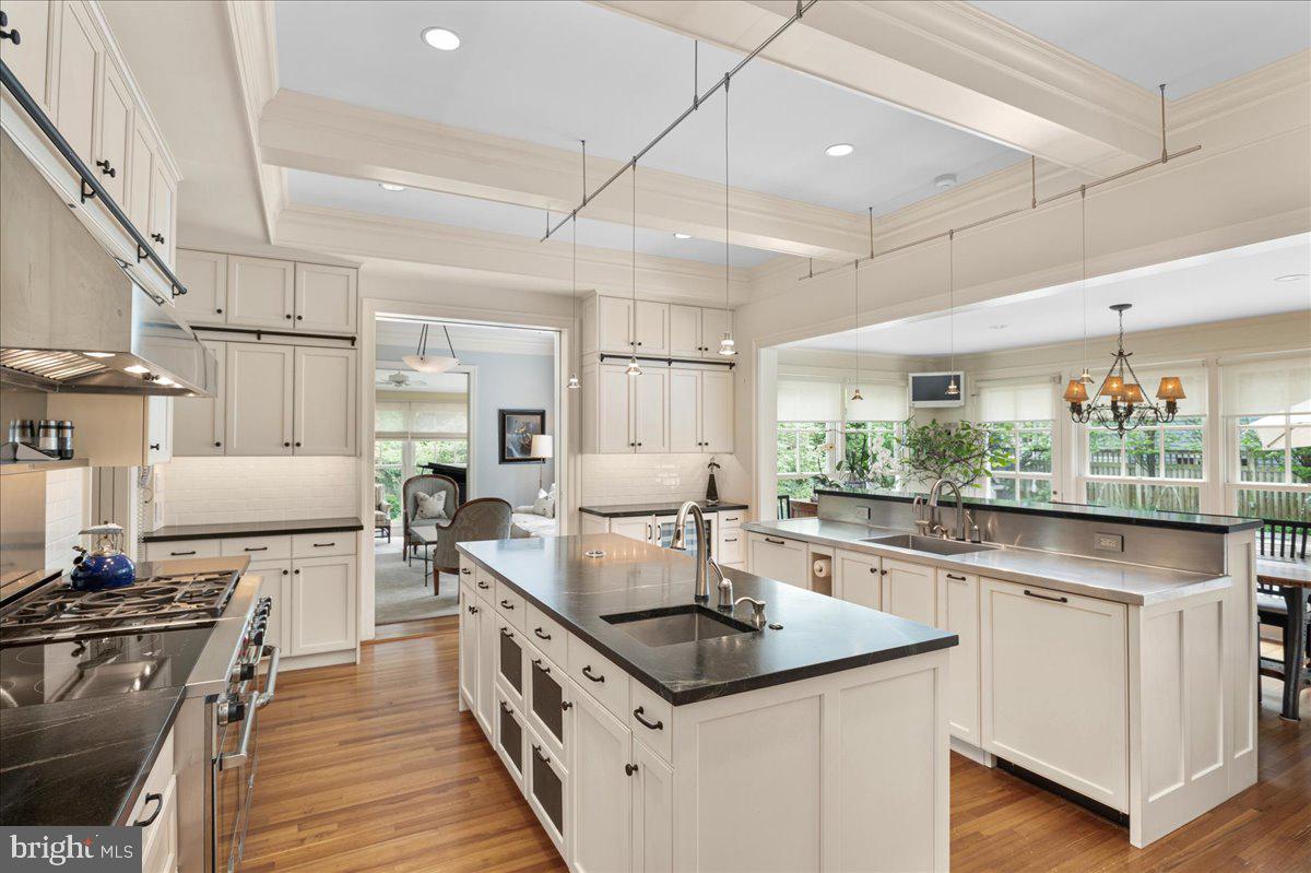 CLEVELAND PARK - Residential