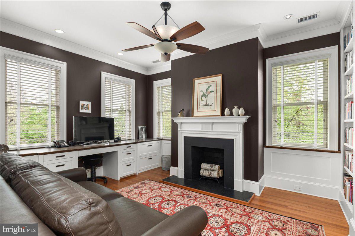 CLEVELAND PARK - Residential
