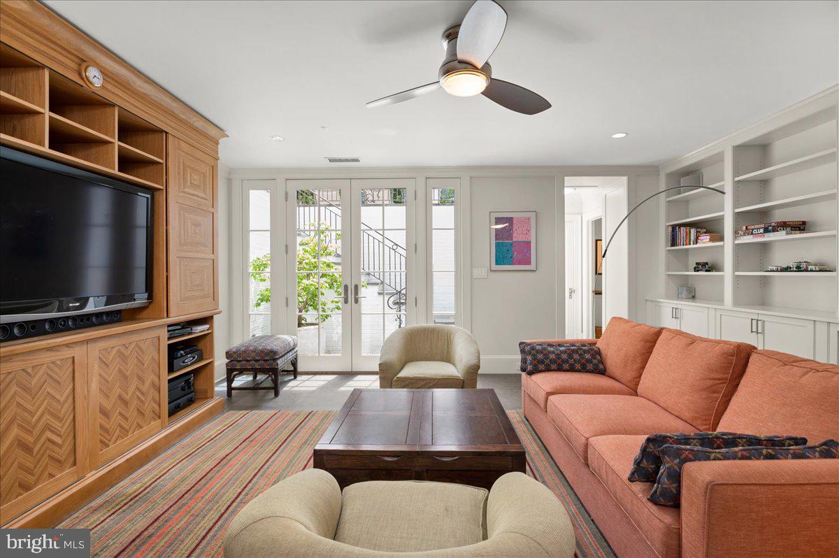 CLEVELAND PARK - Residential