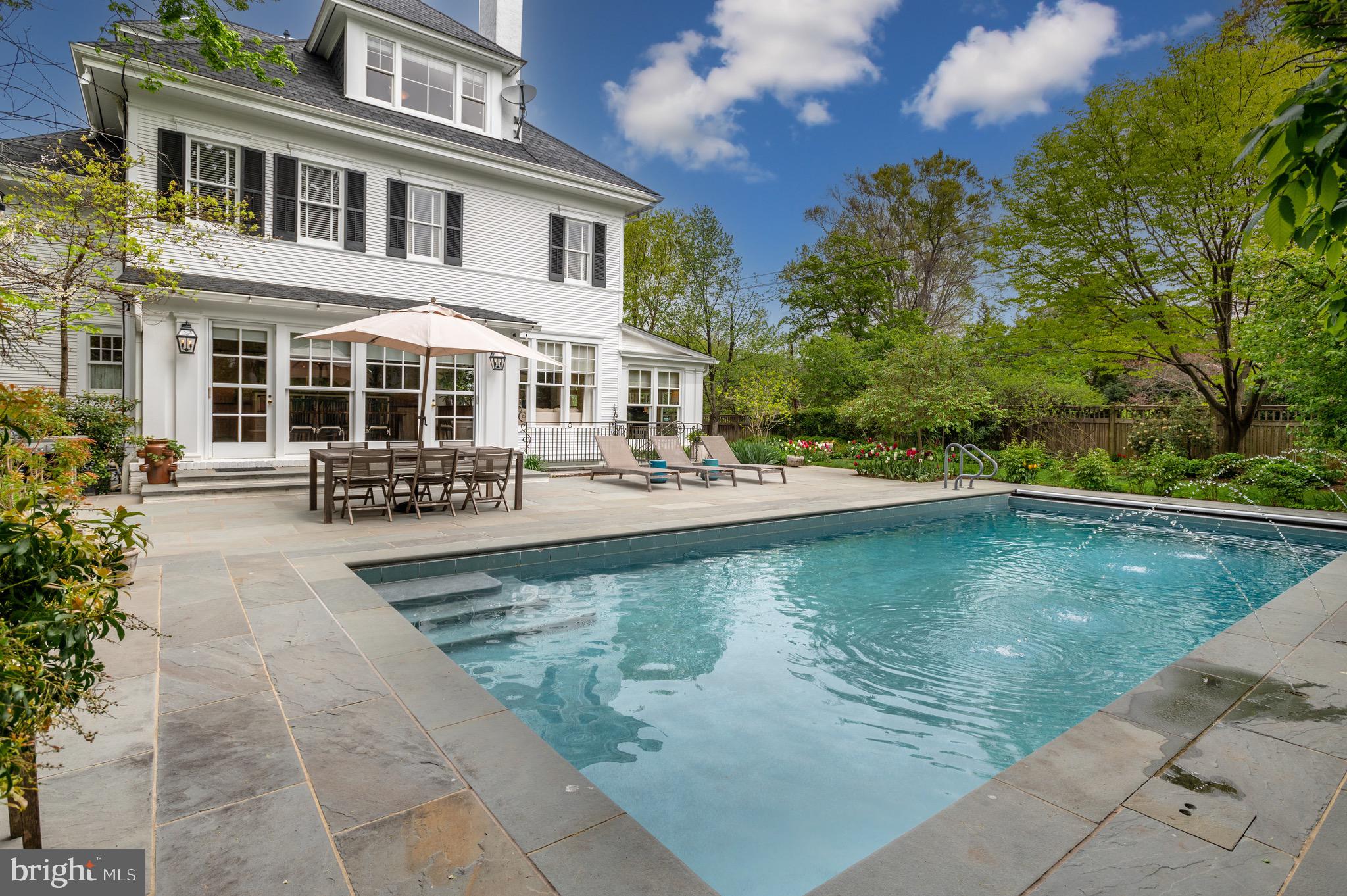 CLEVELAND PARK - Residential